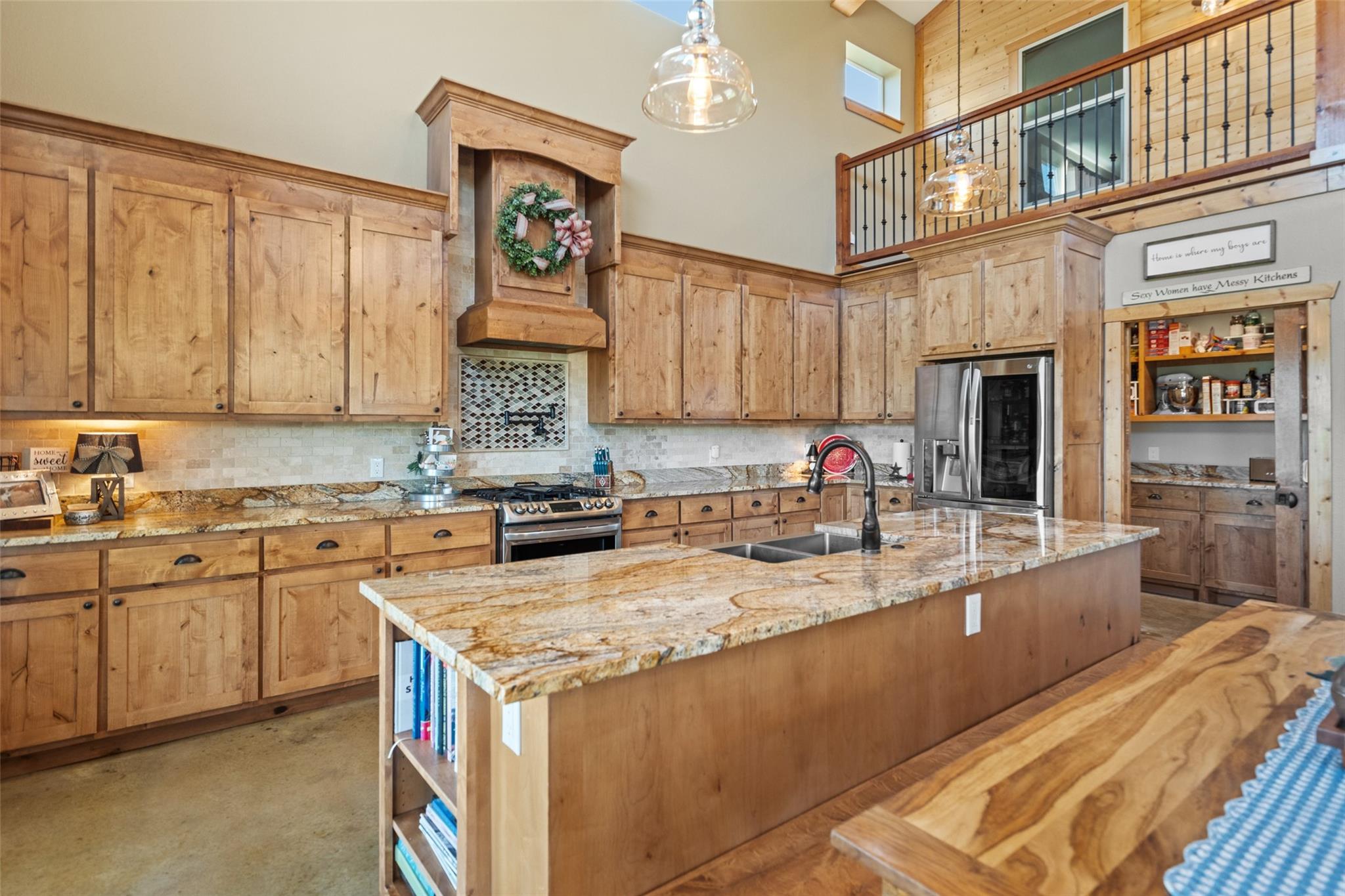 Centerville, Texas, 75833, United States, 6 Bedrooms Bedrooms, ,3 BathroomsBathrooms,Residential,Active,1862877