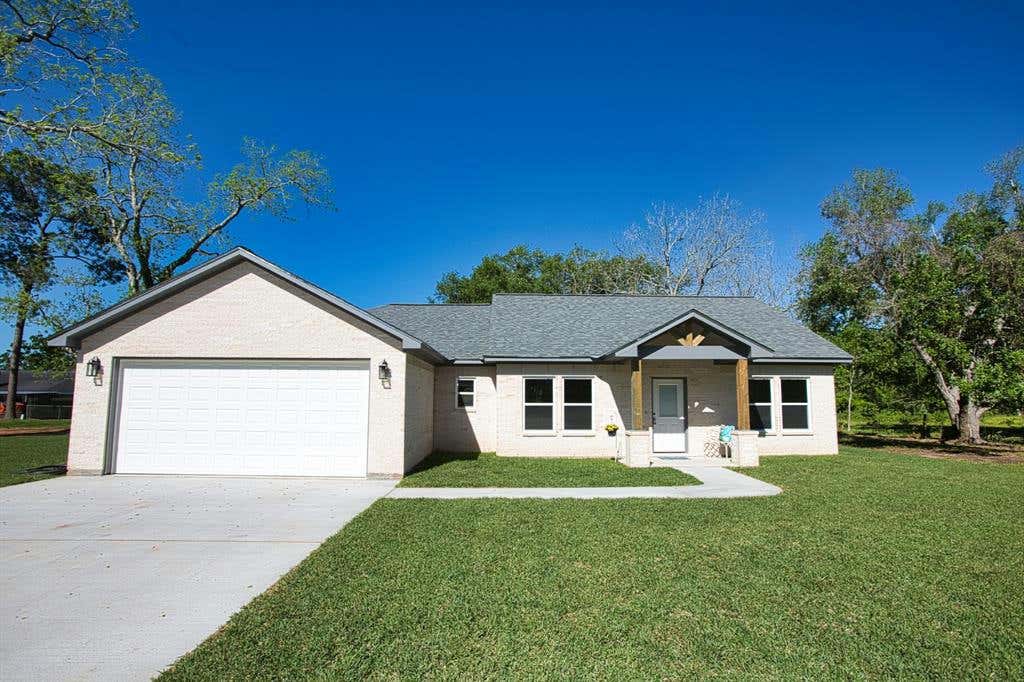 2304 COUNTY ROAD 769C, BRAZORIA, TX 77422, photo 1 of 34