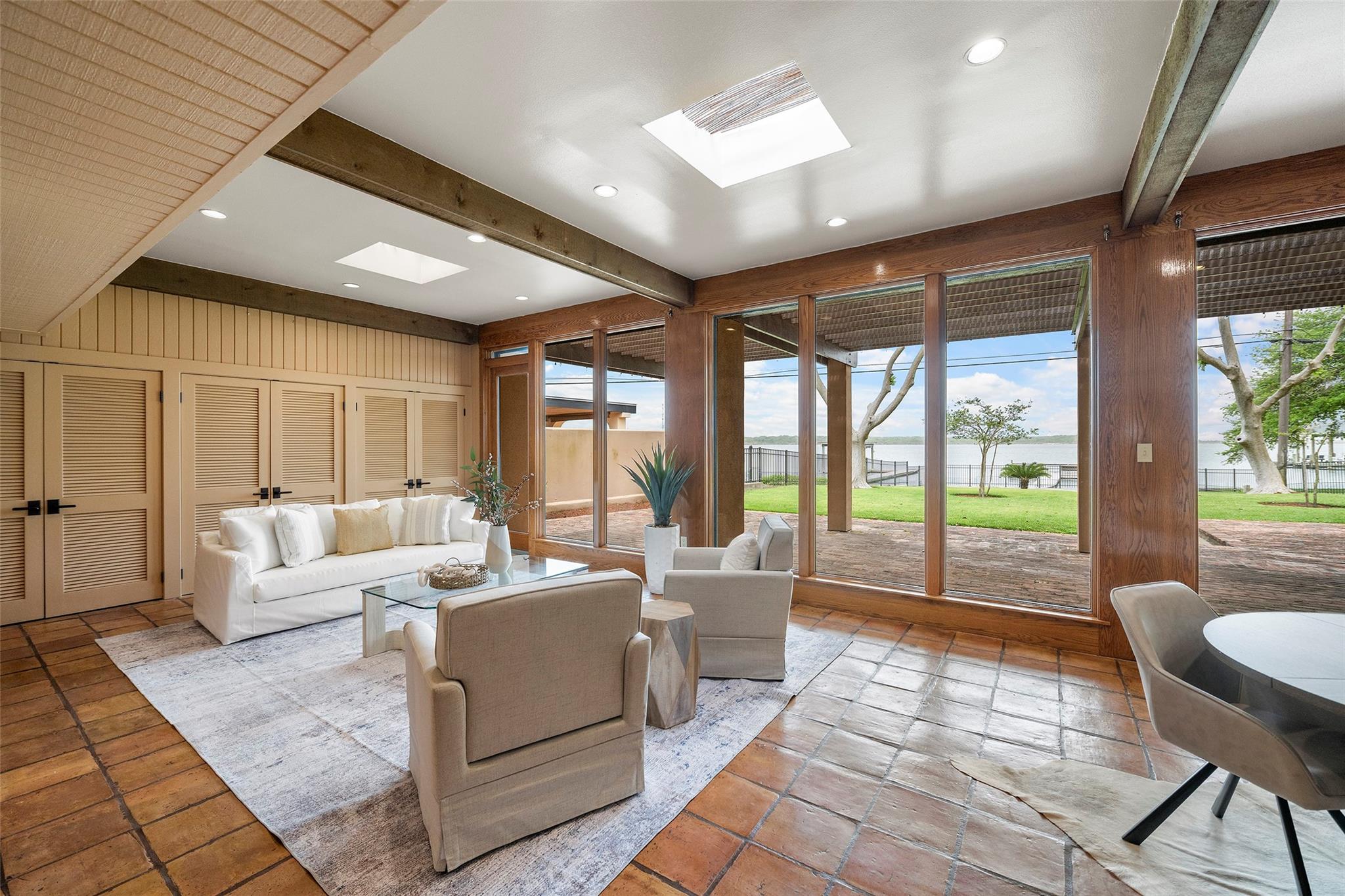Galveston, Texas, 77550, United States, 4 Bedrooms Bedrooms, ,6 BathroomsBathrooms,Residential,Active,1905067
