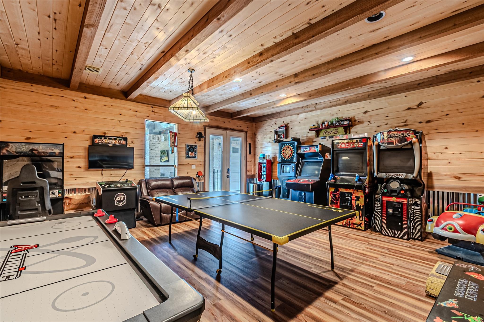 Montgomery, Texas, 77316, United States, 4 Bedrooms Bedrooms, ,7 BathroomsBathrooms,Residential,Active,1993945