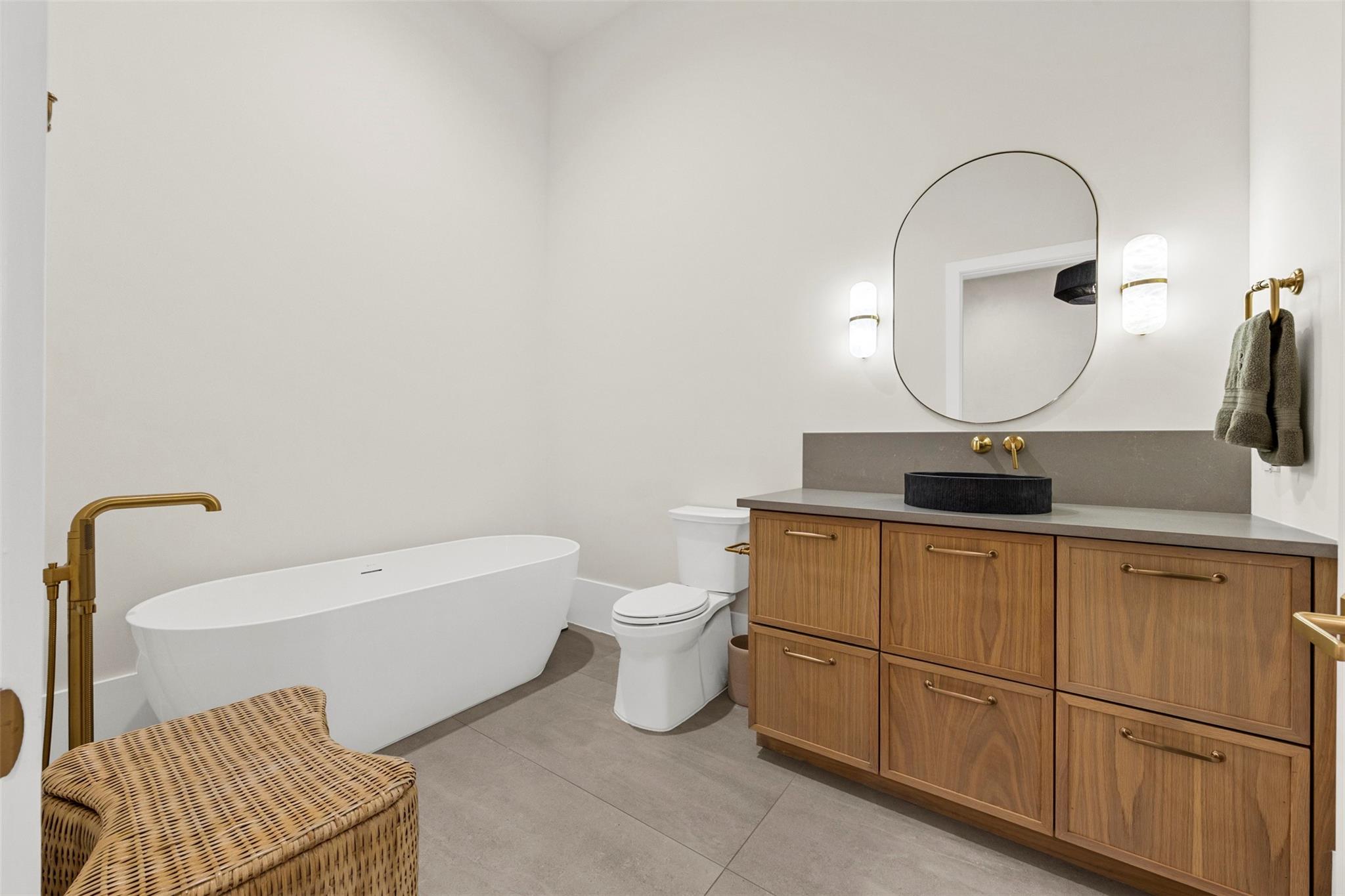 Montgomery, Texas, 77316, United States, 6 Bedrooms Bedrooms, ,7 BathroomsBathrooms,Residential,Active,2012208