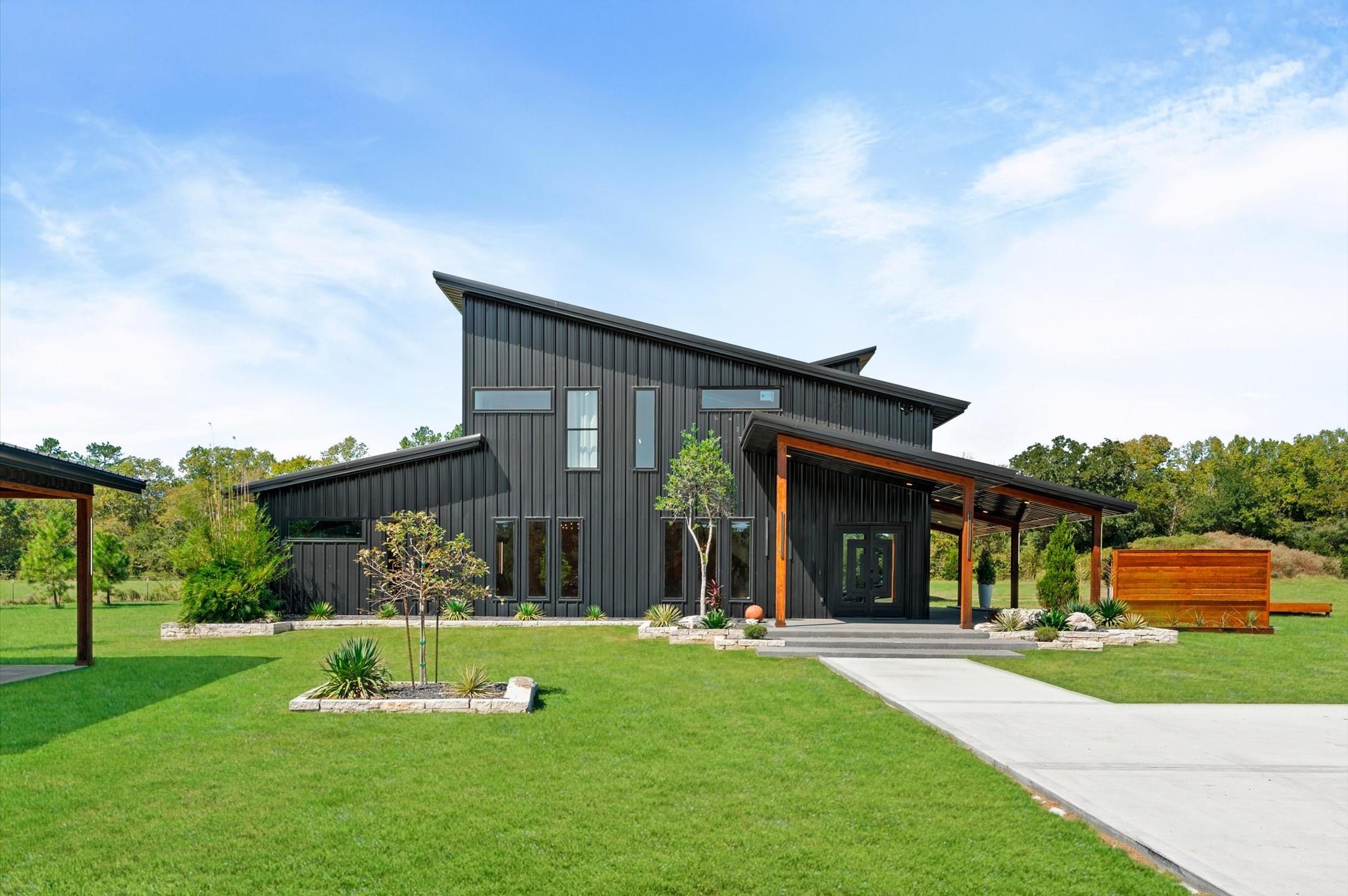 Montgomery, Texas, 77316, United States, 5 Bedrooms Bedrooms, ,7 BathroomsBathrooms,Residential,Active,1963409