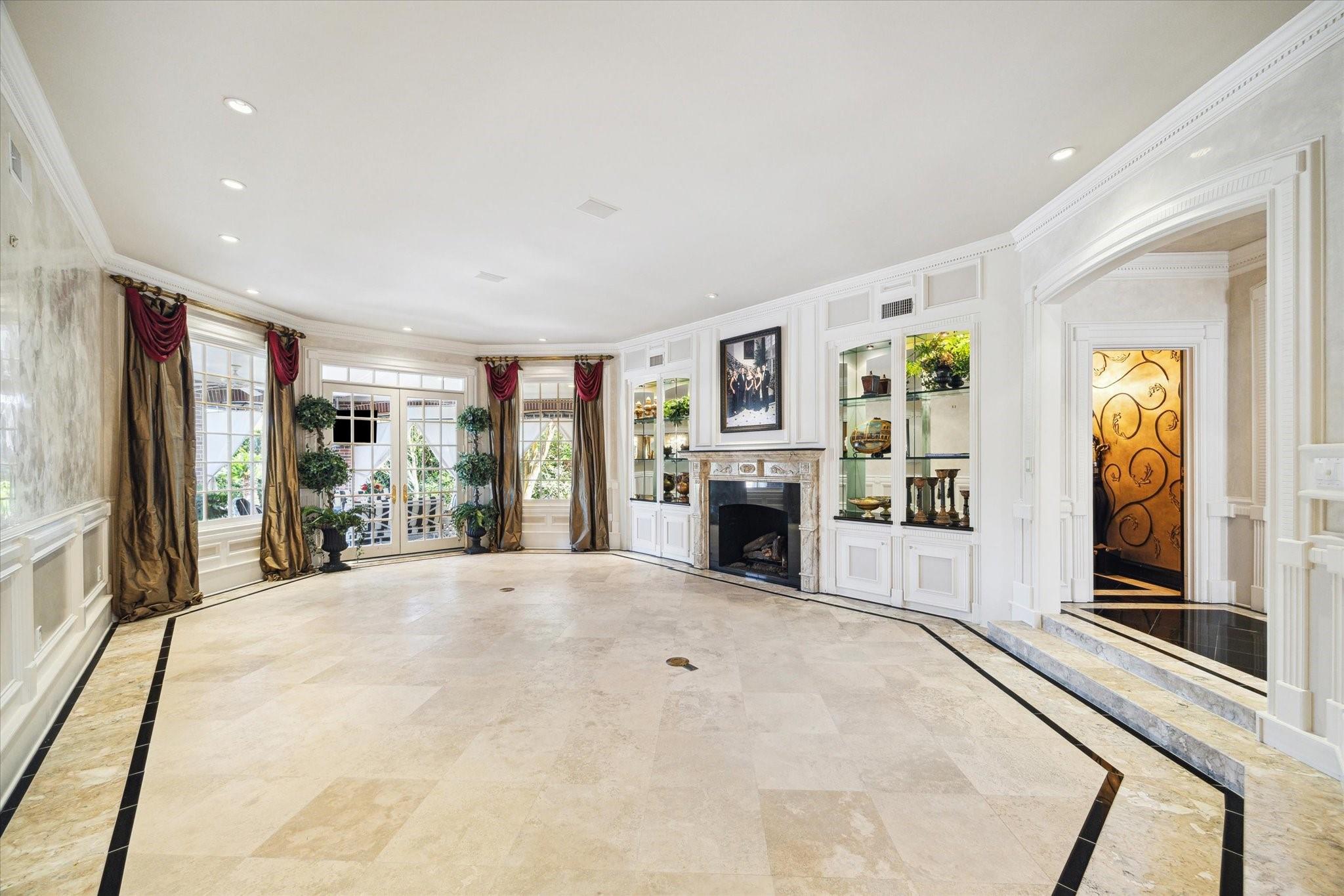 Sugar Land, Texas, 77479, United States, 6 Bedrooms Bedrooms, ,9 BathroomsBathrooms,Residential,Active,1970925