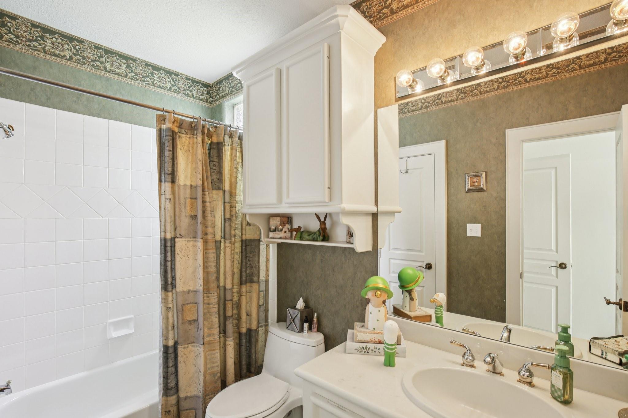 Montgomery, Texas, 77356, United States, 4 Bedrooms Bedrooms, ,5 BathroomsBathrooms,Residential,Active,1894542