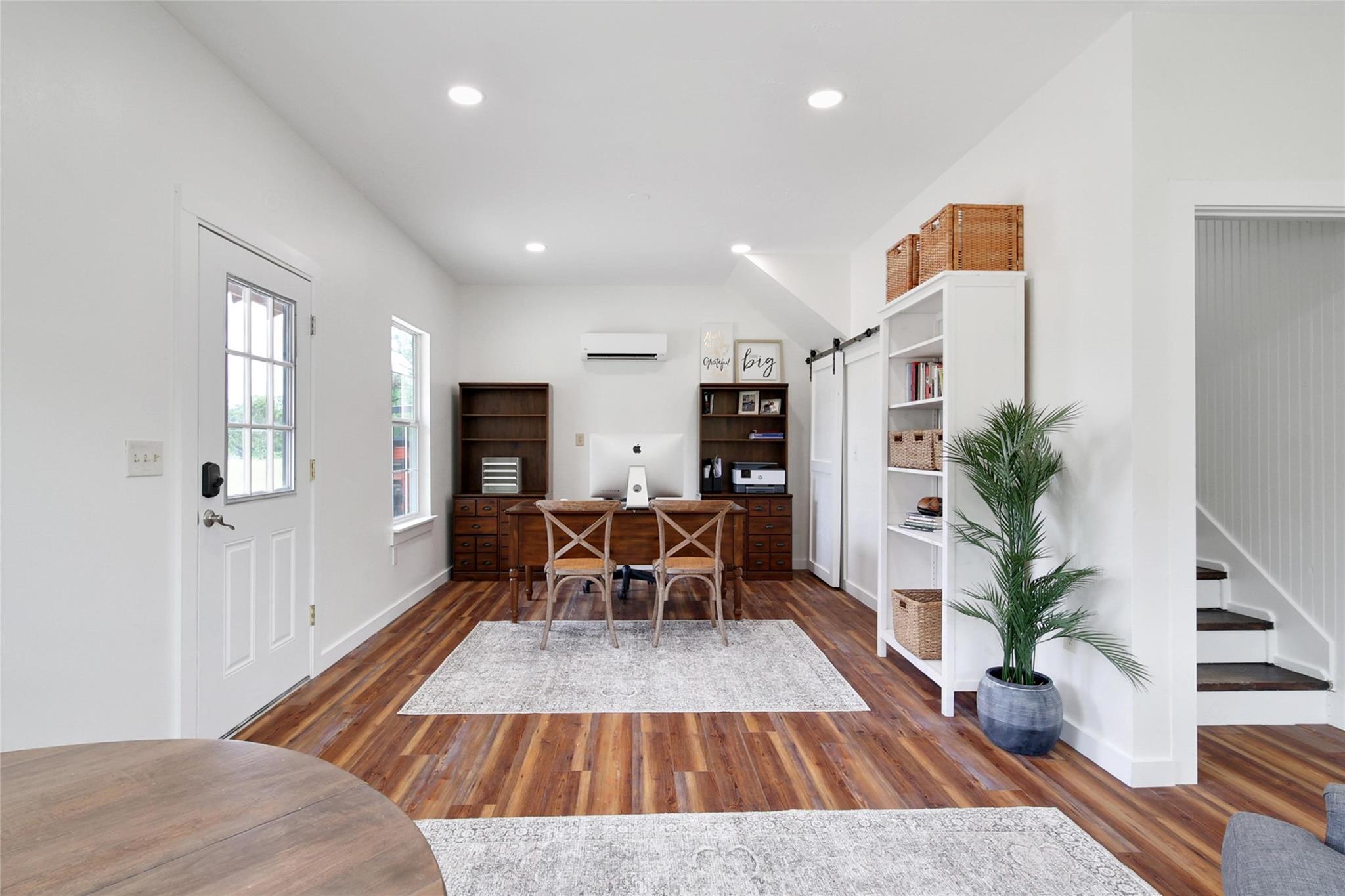 Montgomery, Texas, 77316, United States, 6 Bedrooms Bedrooms, ,8 BathroomsBathrooms,Residential,Active,1970955