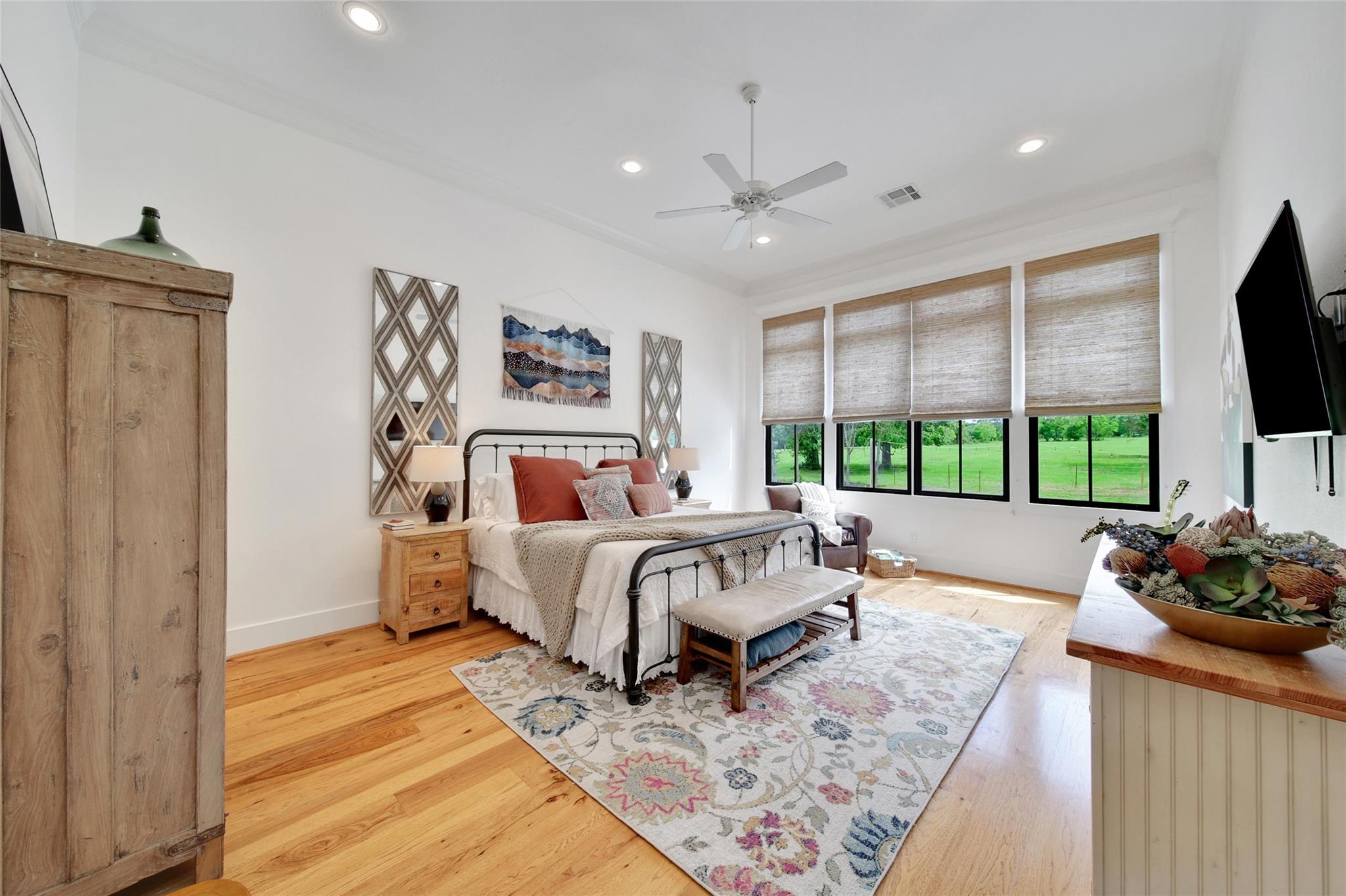 Montgomery, Texas, 77316, United States, 6 Bedrooms Bedrooms, ,8 BathroomsBathrooms,Residential,Active,1970955