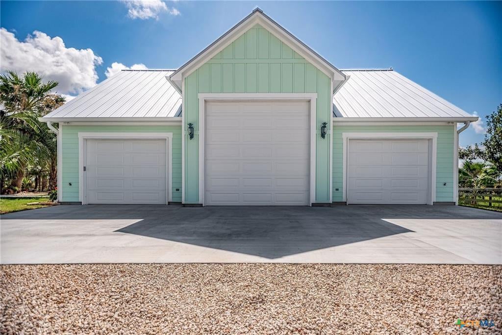 Port Lavaca, Texas, 77979, United States, 3 Bedrooms Bedrooms, ,3 BathroomsBathrooms,Residential,Active,1871222
