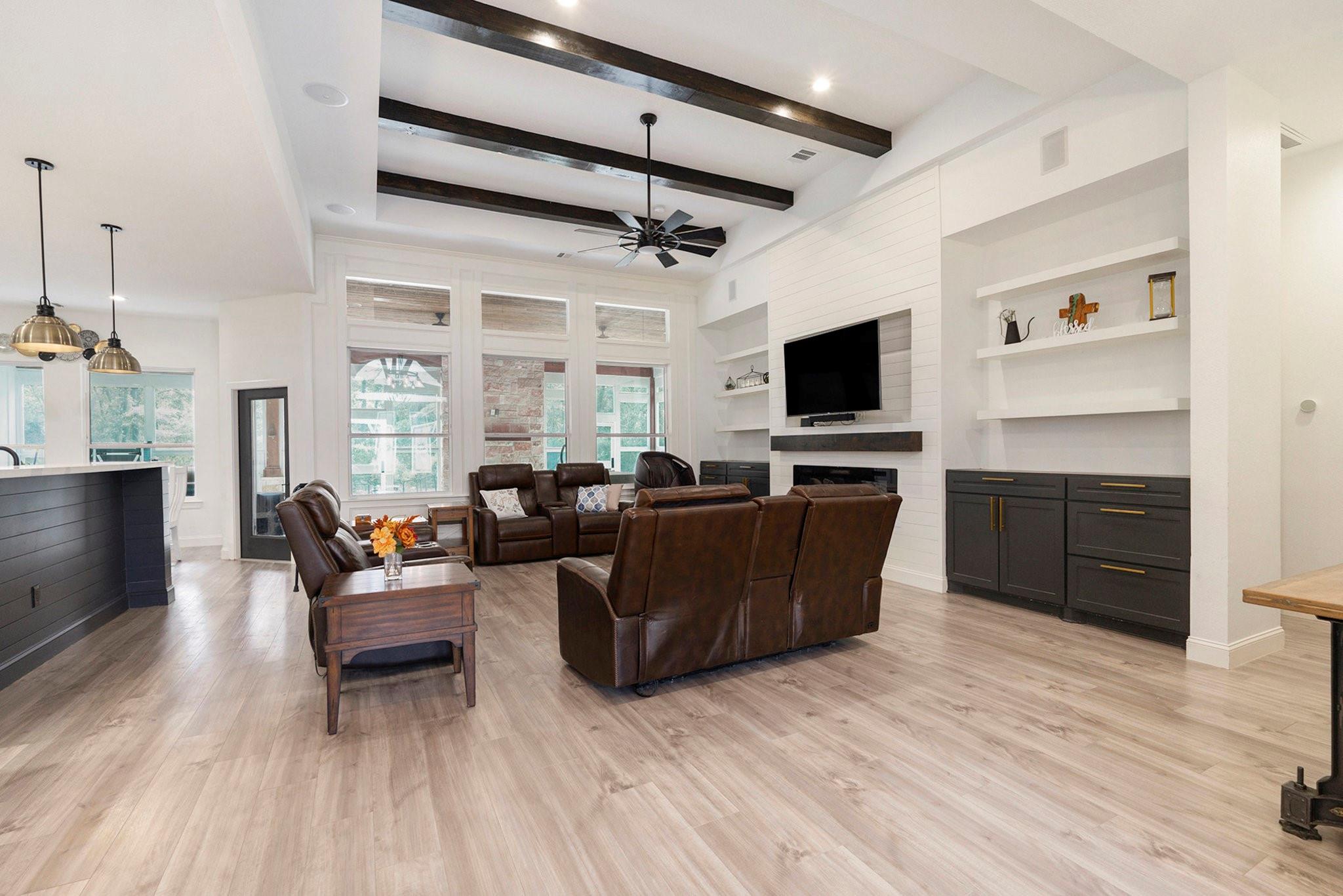 Conroe, Texas, 77304, United States, 6 Bedrooms Bedrooms, ,7 BathroomsBathrooms,Residential,Active,1971805