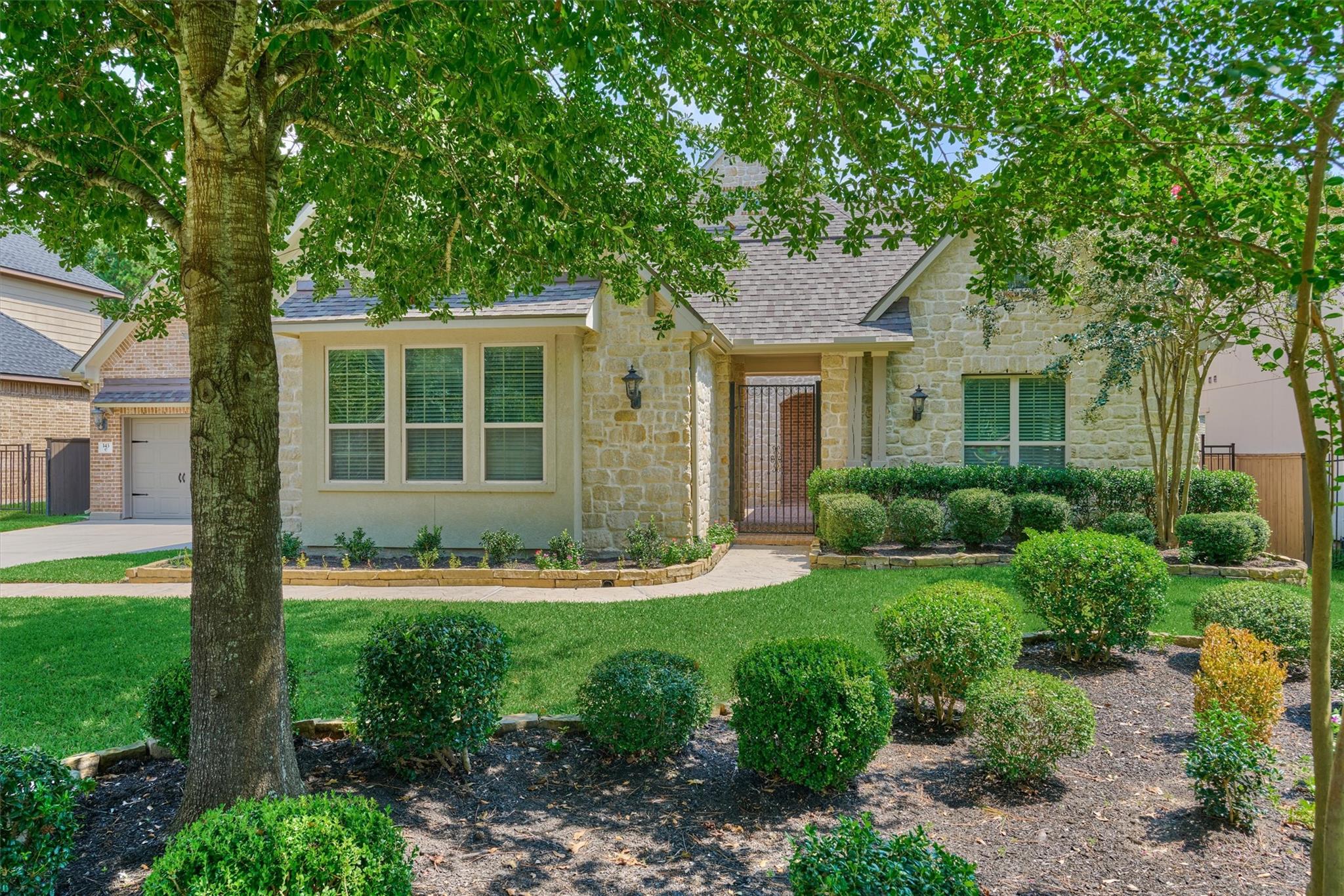 Montgomery, Texas, 77316, United States, 5 Bedrooms Bedrooms, ,4 BathroomsBathrooms,Residential,Active,1927663