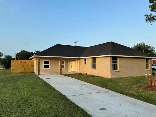 2222 18TH AVE N, TEXAS CITY, TX 77590 - Image 1