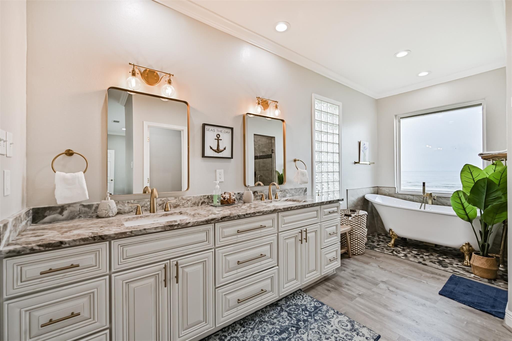 Galveston, Texas, 77554, United States, 6 Bedrooms Bedrooms, ,7 BathroomsBathrooms,Residential,Active,1907960