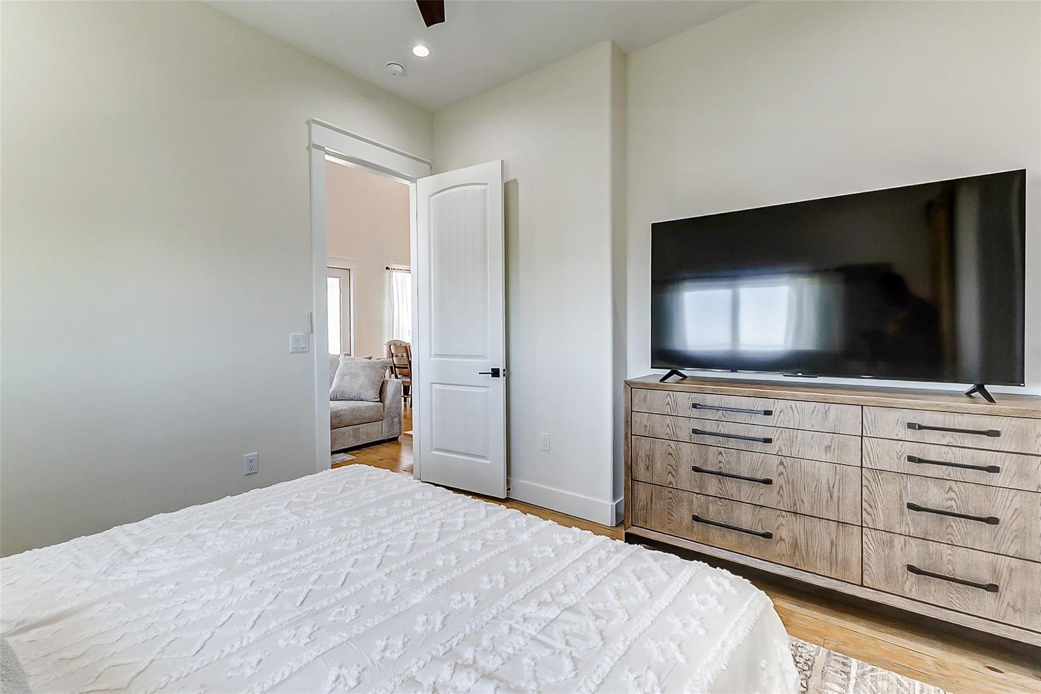 Gilchrist, Texas, 77617, United States, 3 Bedrooms Bedrooms, ,4 BathroomsBathrooms,Residential,Active,1761250