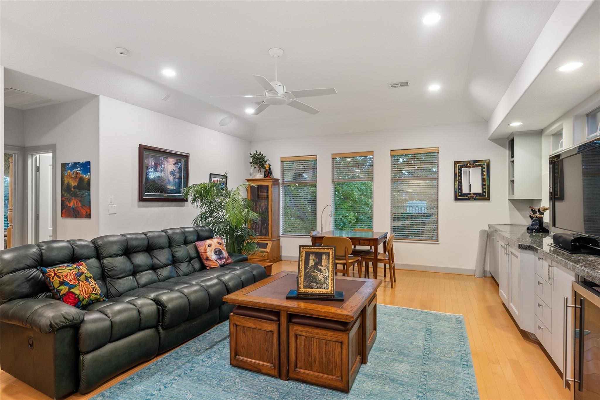 Montgomery, Texas, 77356, United States, 3 Bedrooms Bedrooms, ,4 BathroomsBathrooms,Residential,Active,1992537