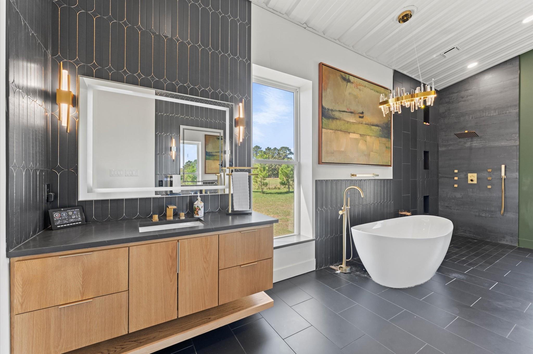 Montgomery, Texas, 77316, United States, 5 Bedrooms Bedrooms, ,7 BathroomsBathrooms,Residential,Active,1963409