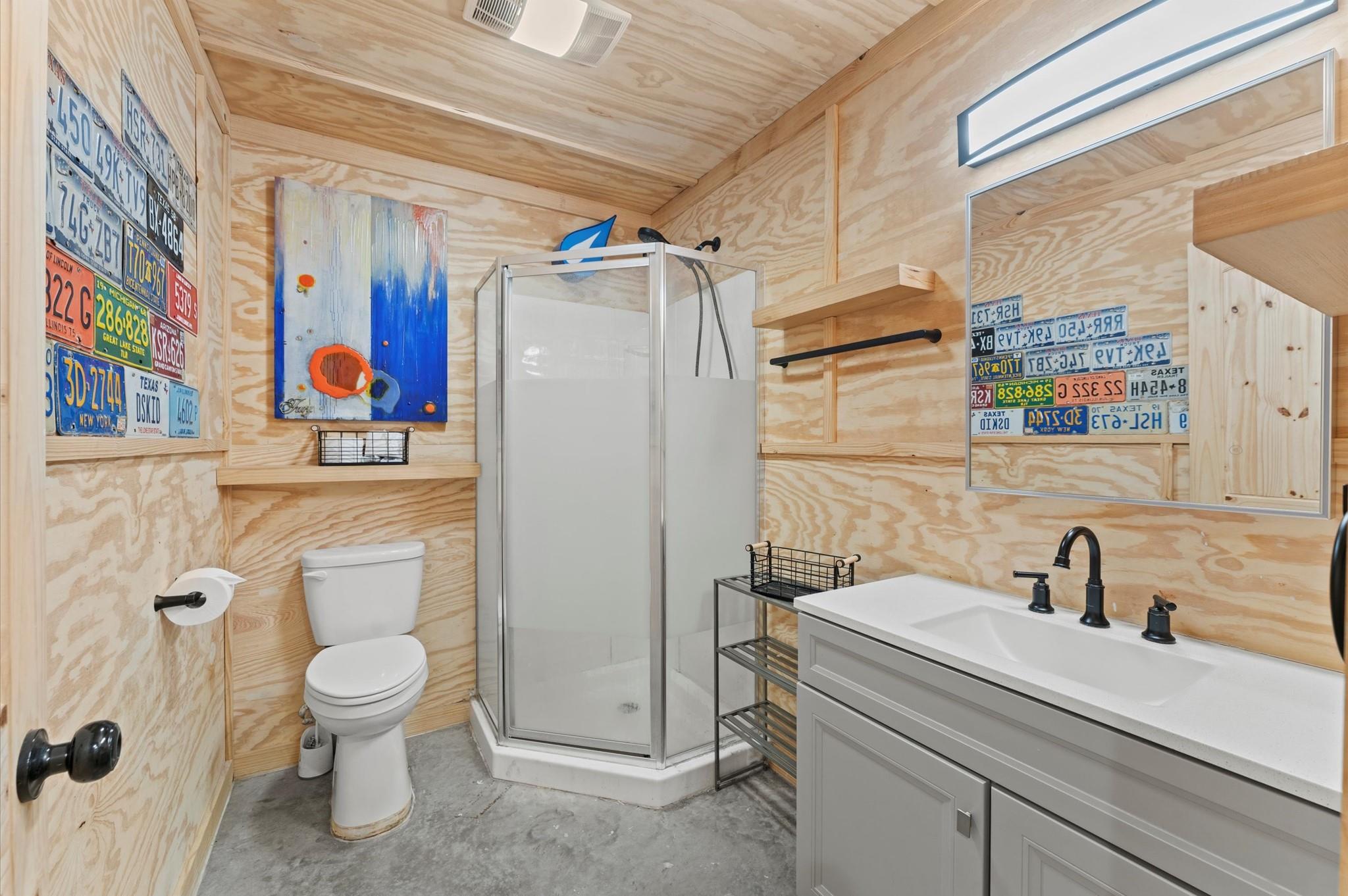 Montgomery, Texas, 77316, United States, 5 Bedrooms Bedrooms, ,7 BathroomsBathrooms,Residential,Active,1963409