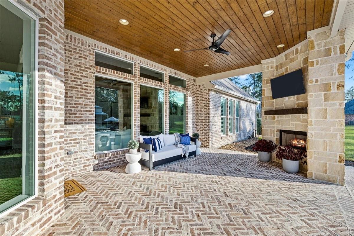 Kountze, Texas, 77625, United States, 4 Bedrooms Bedrooms, ,4 BathroomsBathrooms,Residential,Active,1990666