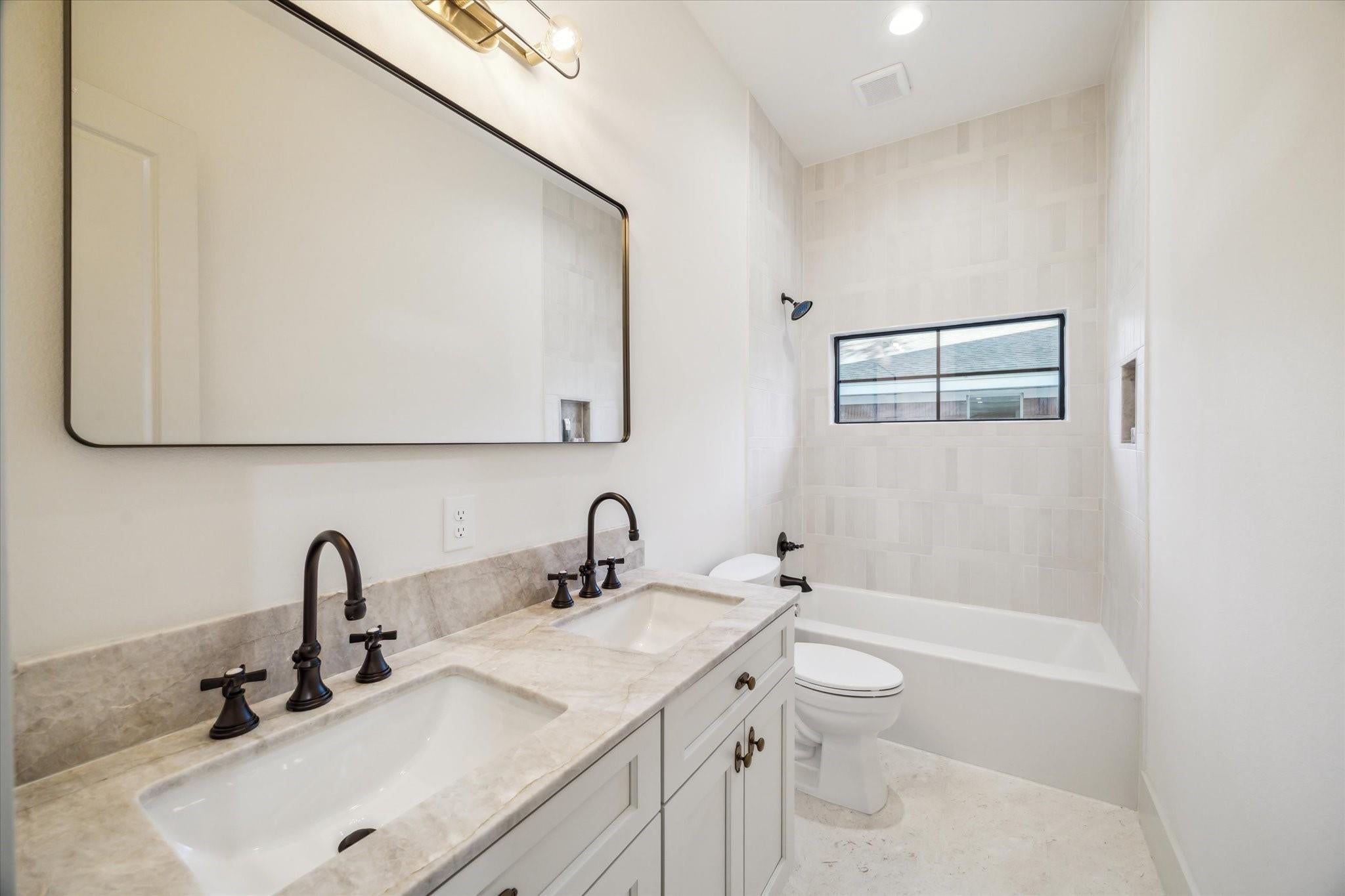 Houston, Texas, 77008, United States, 4 Bedrooms Bedrooms, ,4 BathroomsBathrooms,Residential,Active,2009832