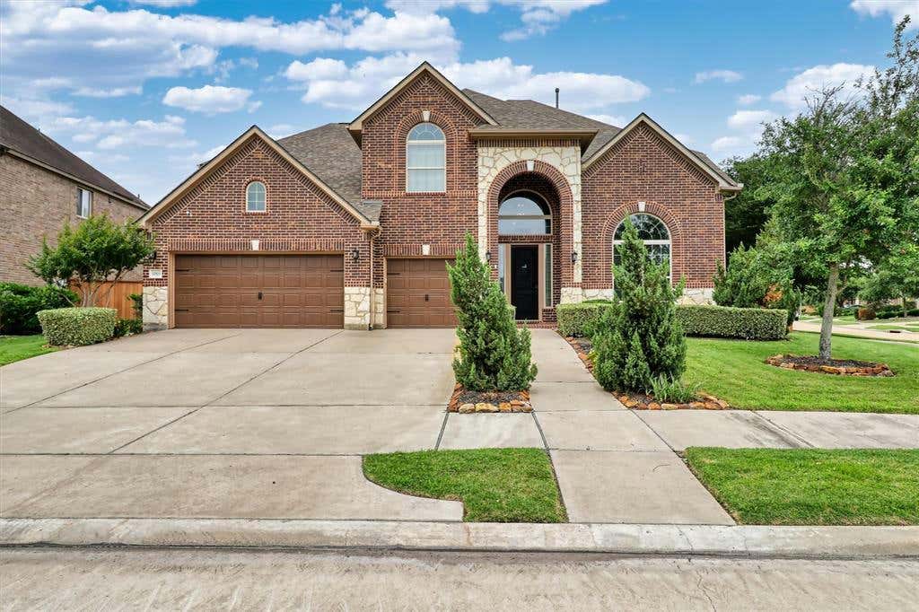 10902 GIFFNOCK DR, RICHMOND, TX 77407, photo 1 of 50