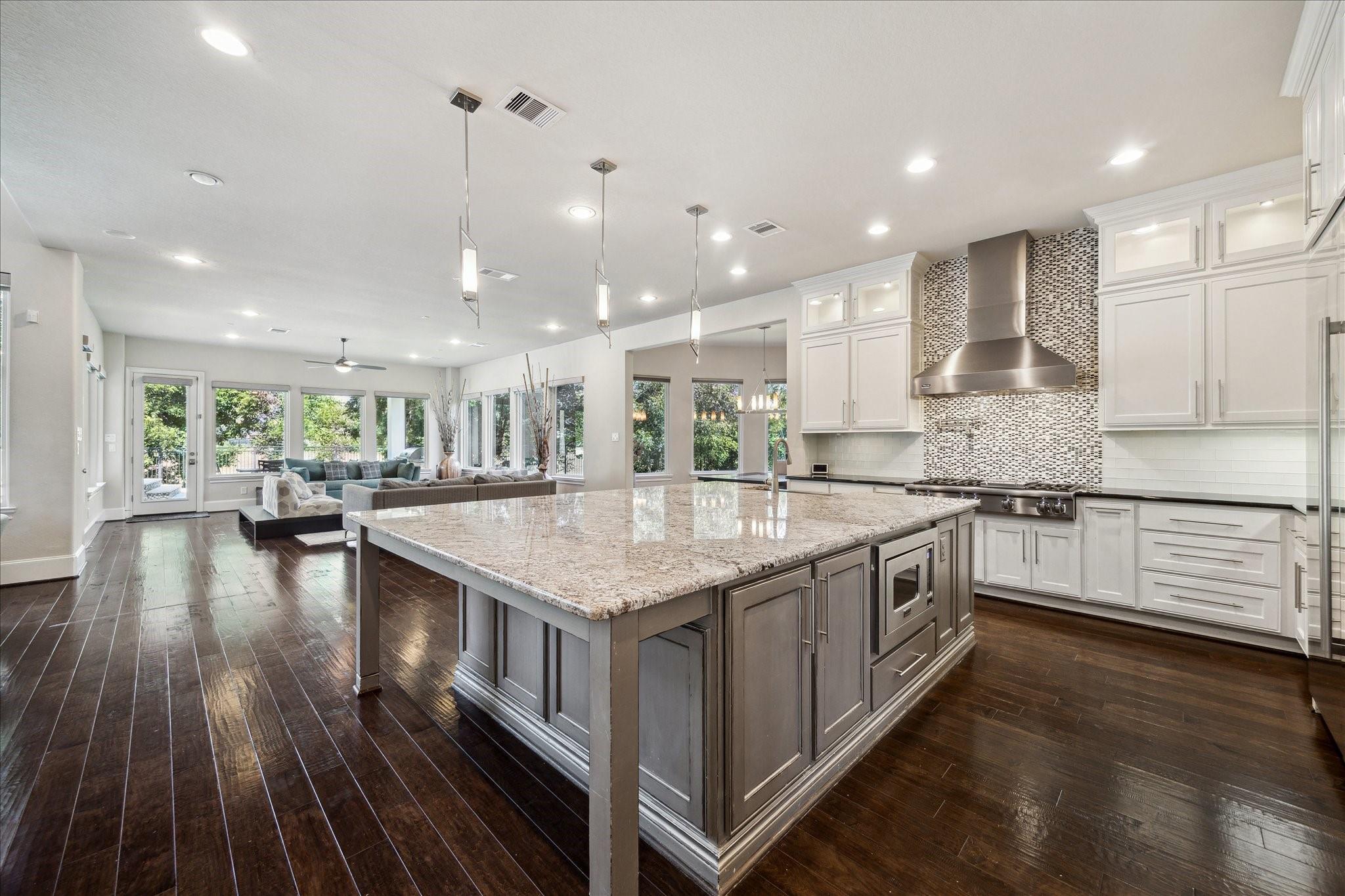 Sugar Land, Texas, 77479, United States, 5 Bedrooms Bedrooms, ,6 BathroomsBathrooms,Residential,Active,2015429