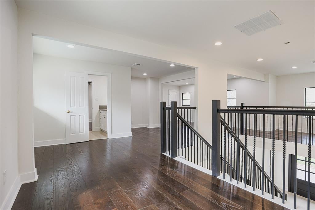 Houston, Texas, 77056, United States, 5 Bedrooms Bedrooms, ,5 BathroomsBathrooms,Residential,Active,1972190