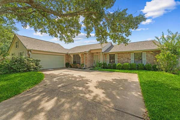 1313 W CASTLEWOOD AVE, FRIENDSWOOD, TX 77546, photo 4 of 37