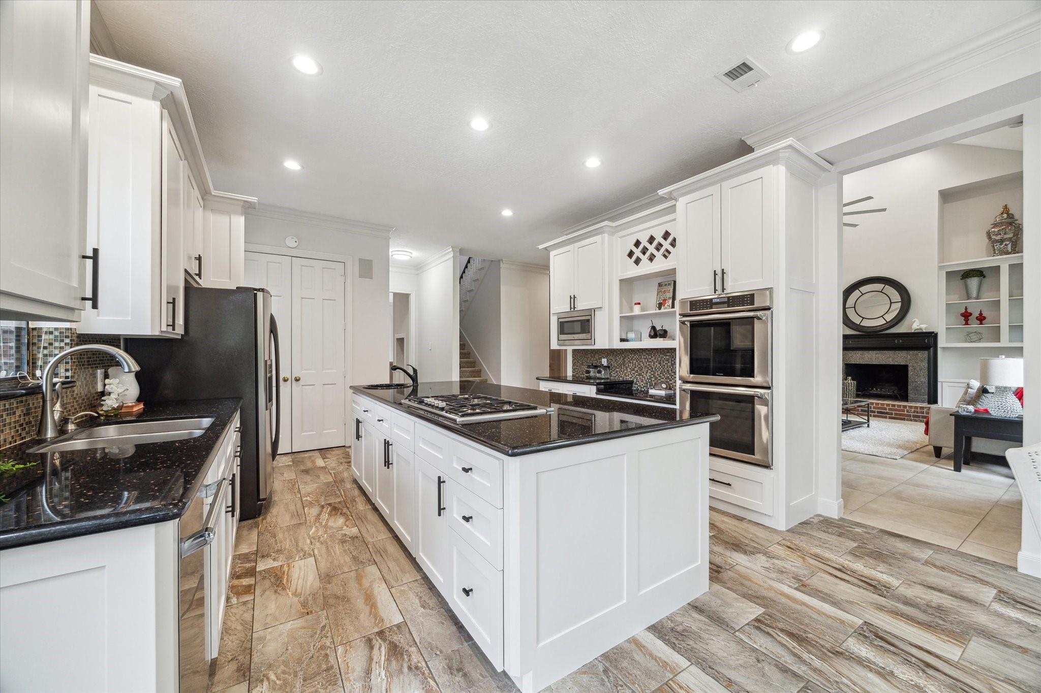 Sugar Land, Texas, 77479, United States, 5 Bedrooms Bedrooms, ,6 BathroomsBathrooms,Residential,Active,1914802