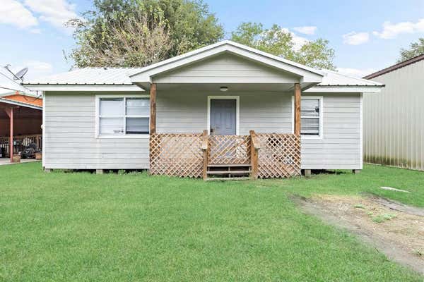 205 E PINE, WINNIE, TX 77665 - Image 1