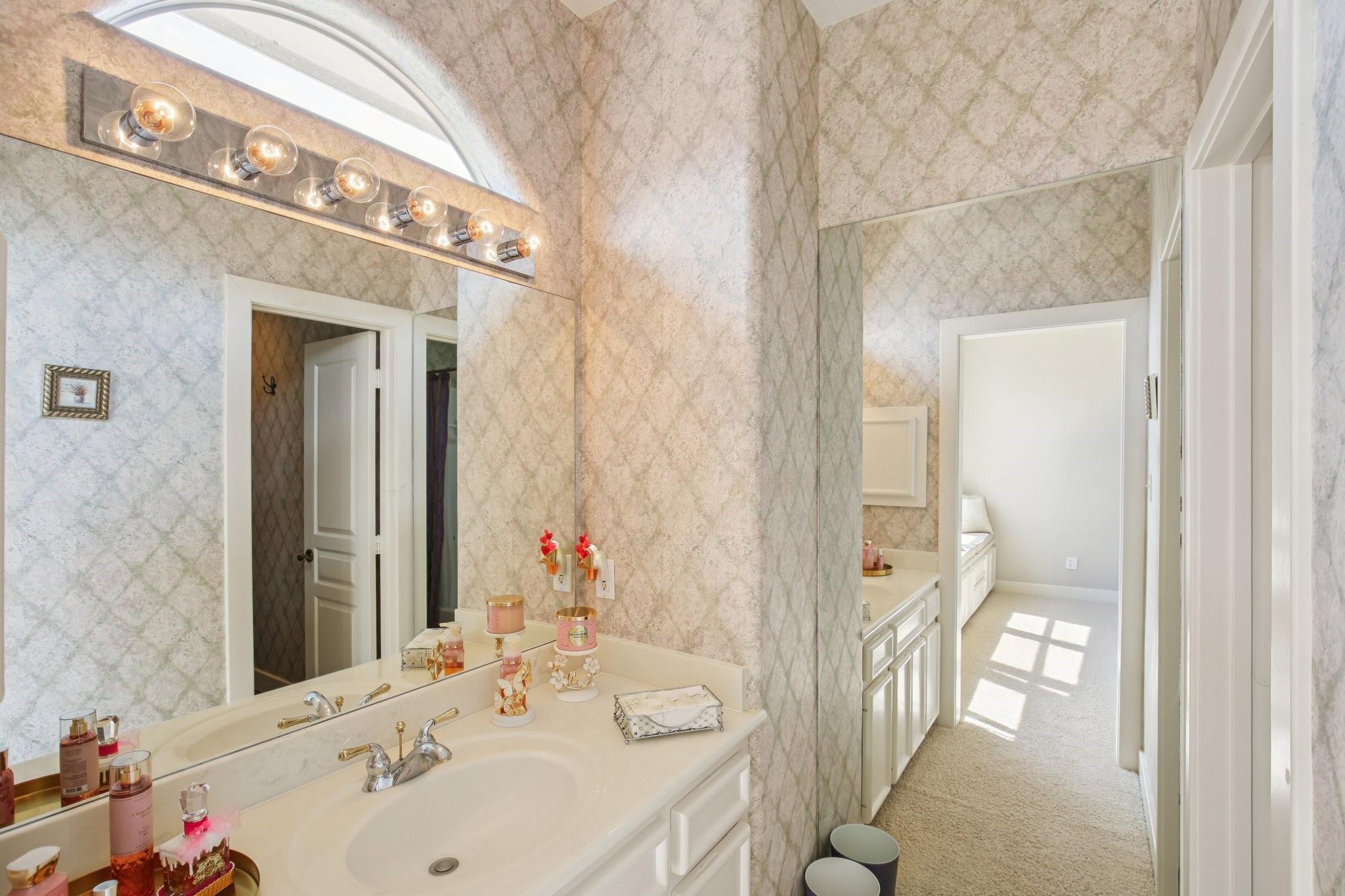 Montgomery, Texas, 77356, United States, 4 Bedrooms Bedrooms, ,5 BathroomsBathrooms,Residential,Active,1894542