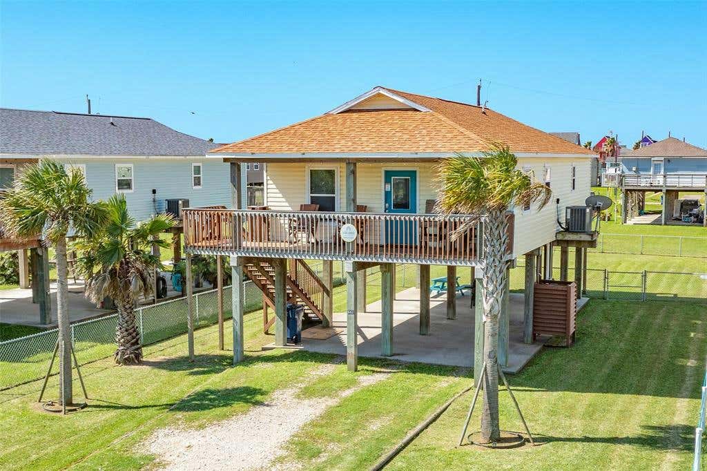 441 SEABEAN ST, SURFSIDE BEACH, TX 77541, photo 1 of 39