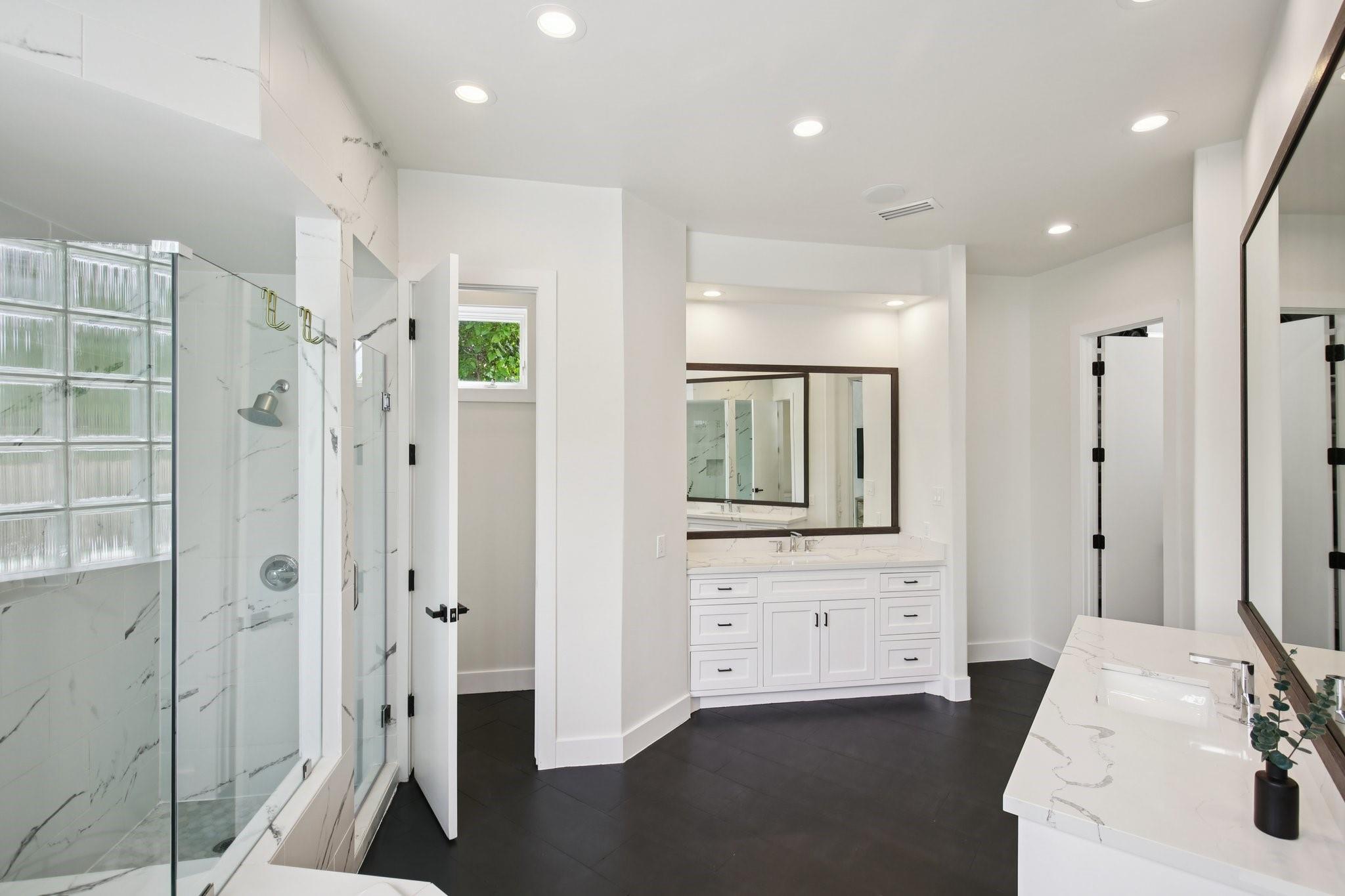 Houston, Texas, 77079, United States, 5 Bedrooms Bedrooms, ,6 BathroomsBathrooms,Residential,Active,1960174