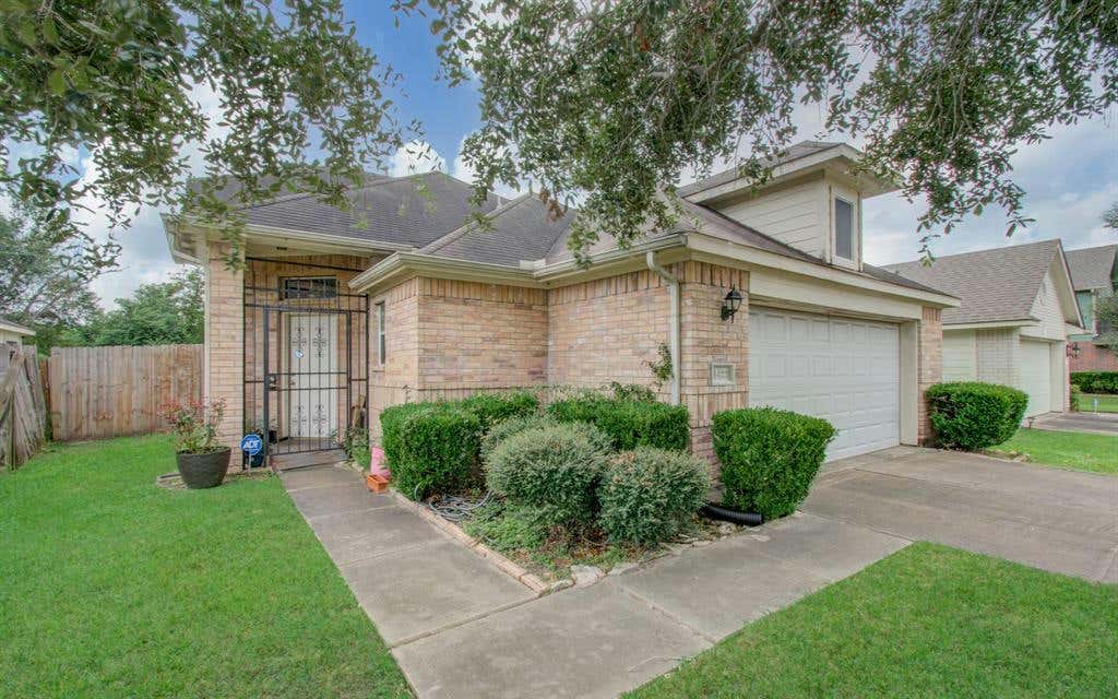 4422 SORSBY DR, HOUSTON, TX 77047, photo 1 of 33