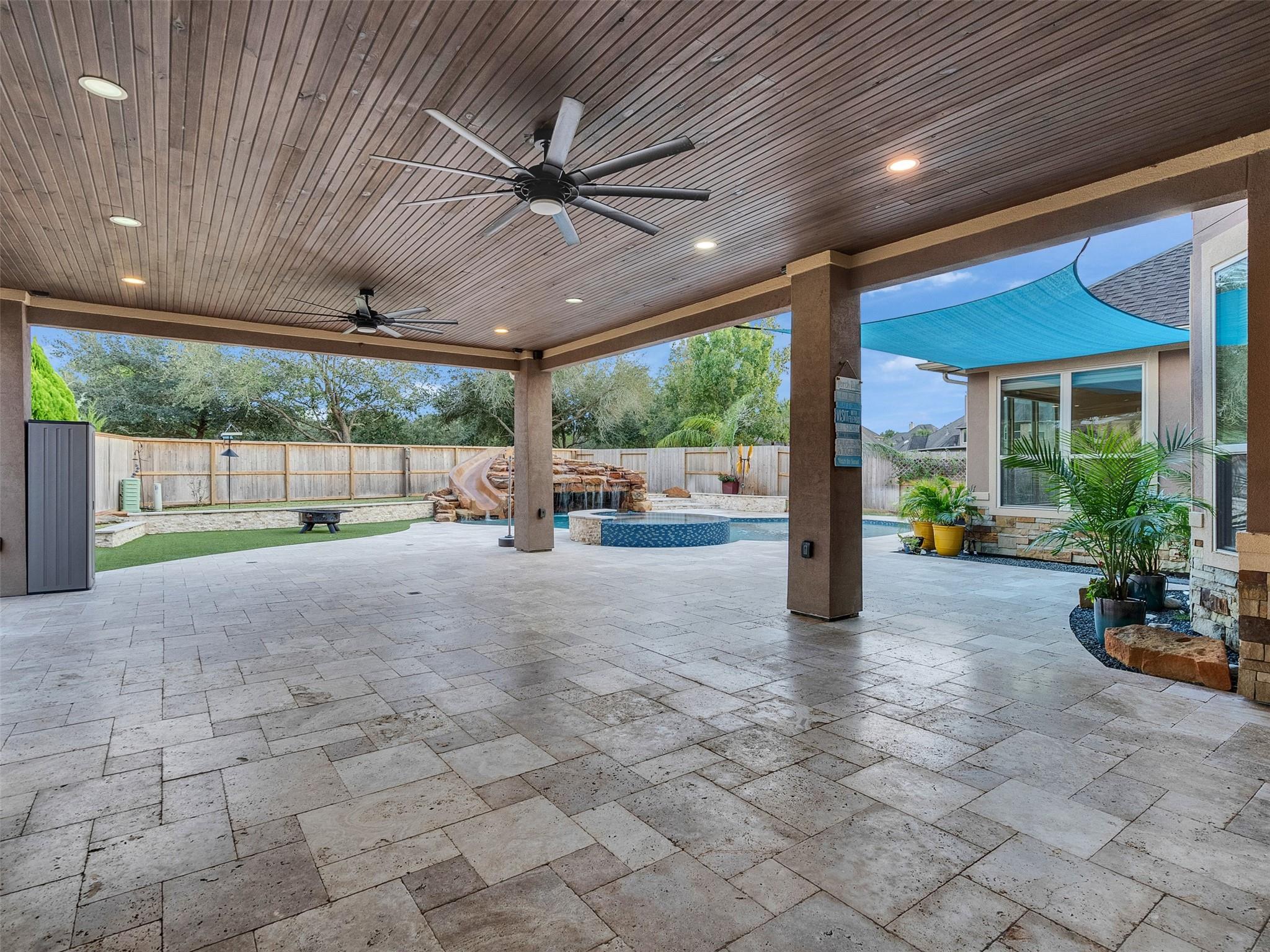 Friendswood, Texas, 77546, United States, 5 Bedrooms Bedrooms, ,5 BathroomsBathrooms,Residential,Active,1971772