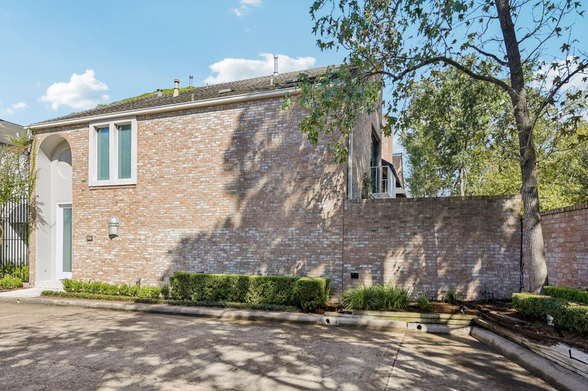 Houston, Texas, 77027, United States, 3 Bedrooms Bedrooms, ,4 BathroomsBathrooms,Residential,Active,1969670