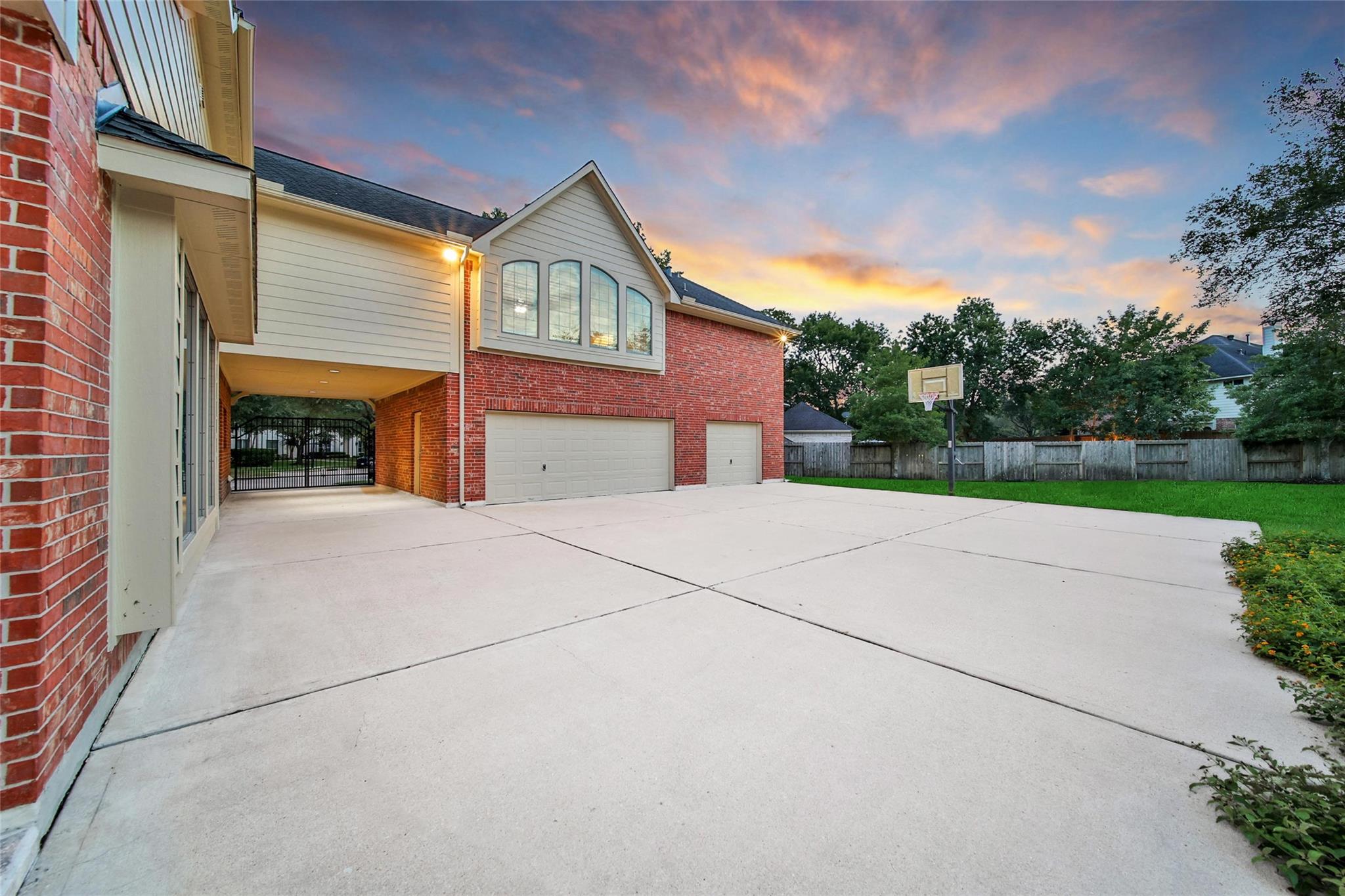 Katy, Texas, 77494, United States, 5 Bedrooms Bedrooms, ,6 BathroomsBathrooms,Residential,Active,1953646