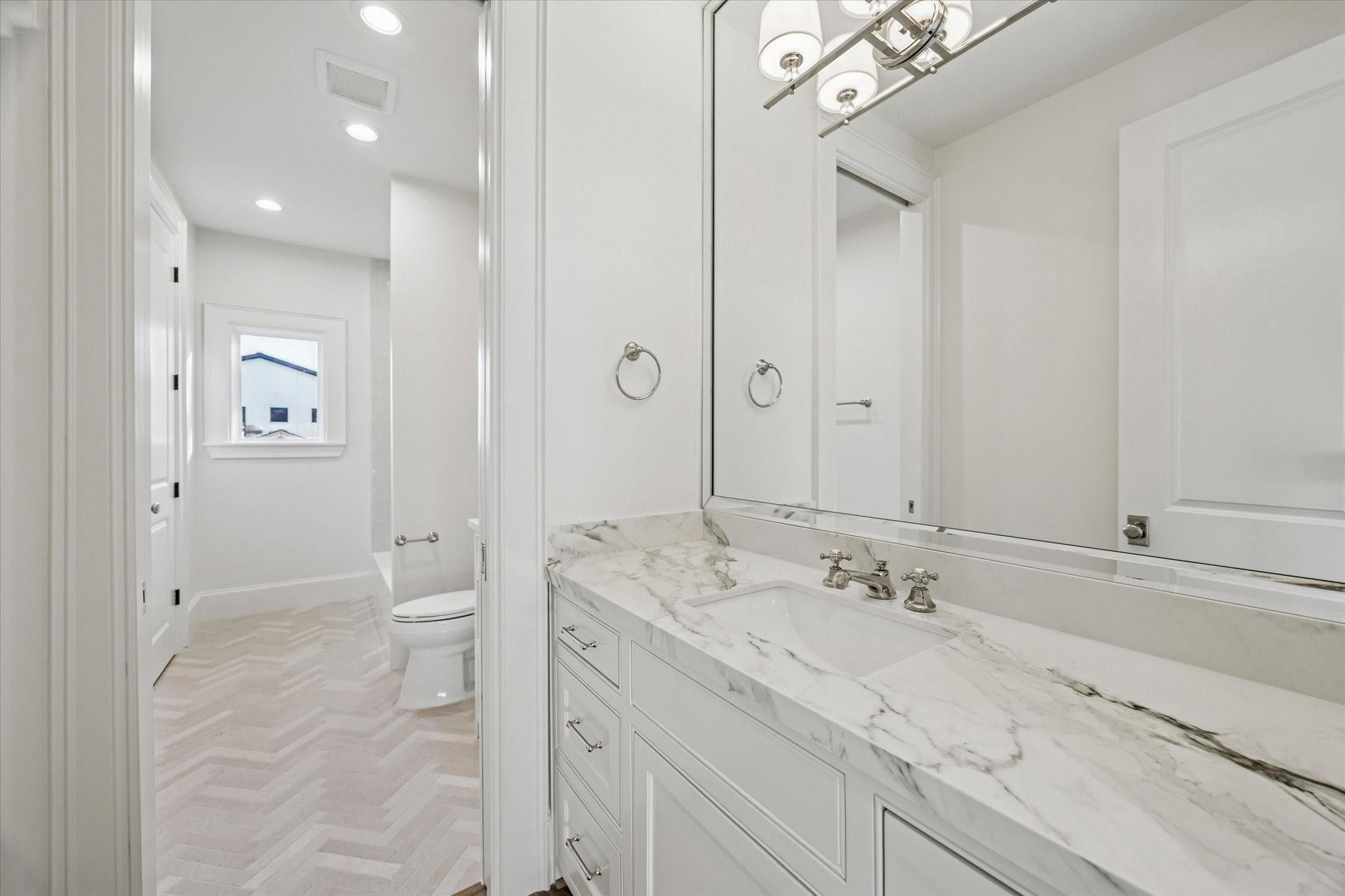 Houston, Texas, 77024, United States, 6 Bedrooms Bedrooms, ,5 BathroomsBathrooms,Residential,Active,1992229