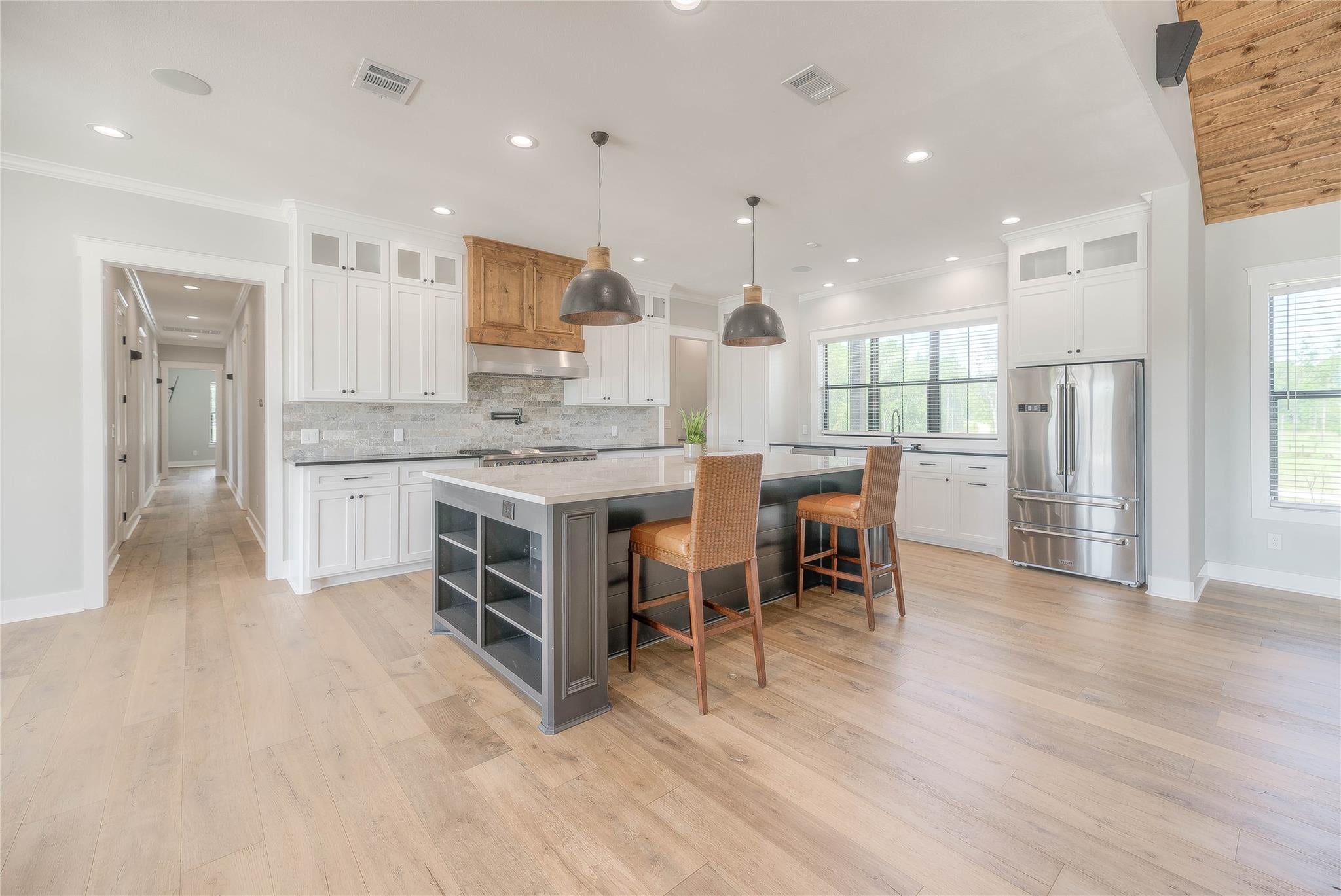 Livingston, Texas, 77351, United States, 5 Bedrooms Bedrooms, ,6 BathroomsBathrooms,Residential,Active,1905360