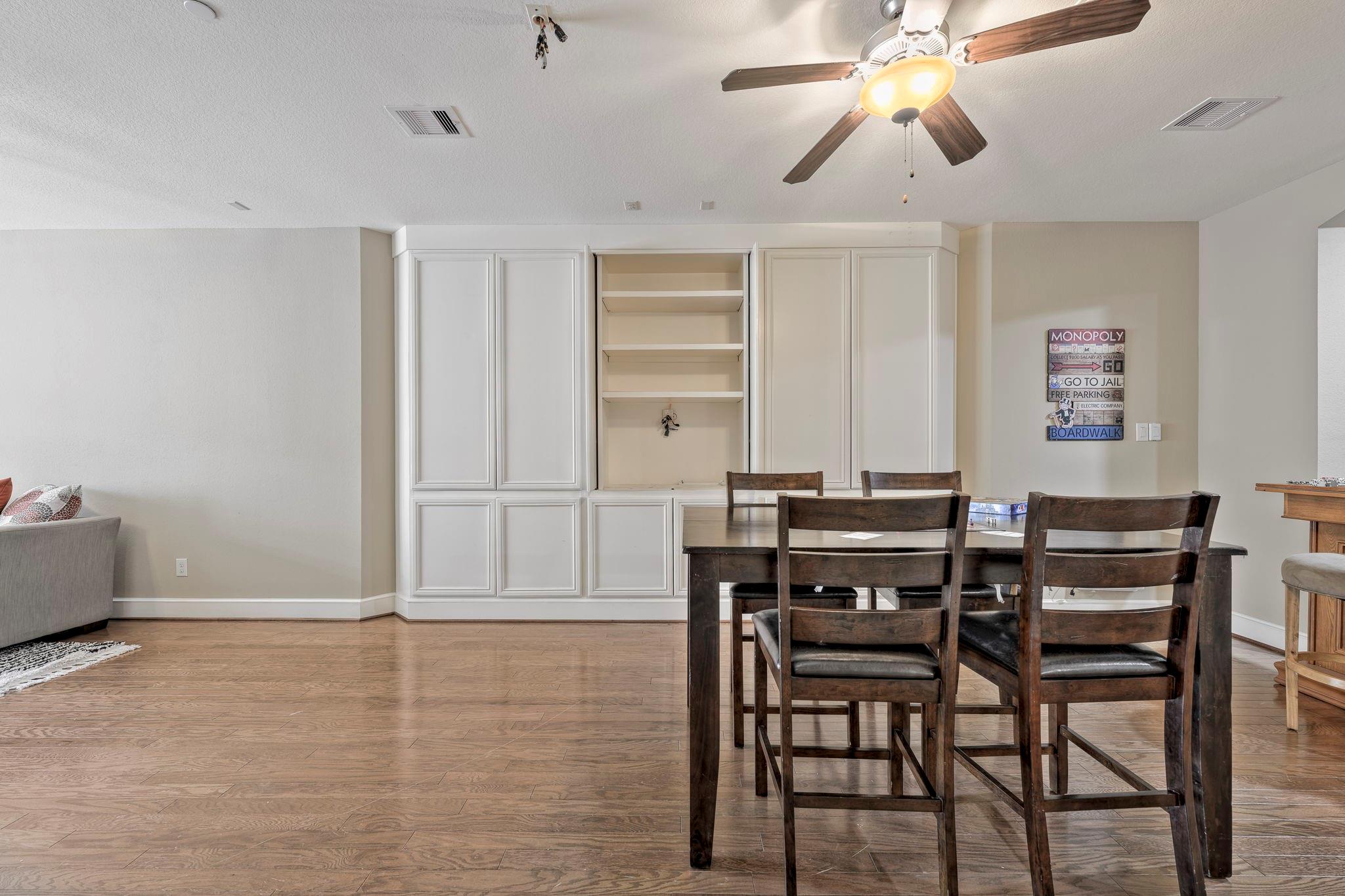 Houston, Texas, 77055, United States, 4 Bedrooms Bedrooms, ,4 BathroomsBathrooms,Residential,Active,1914629