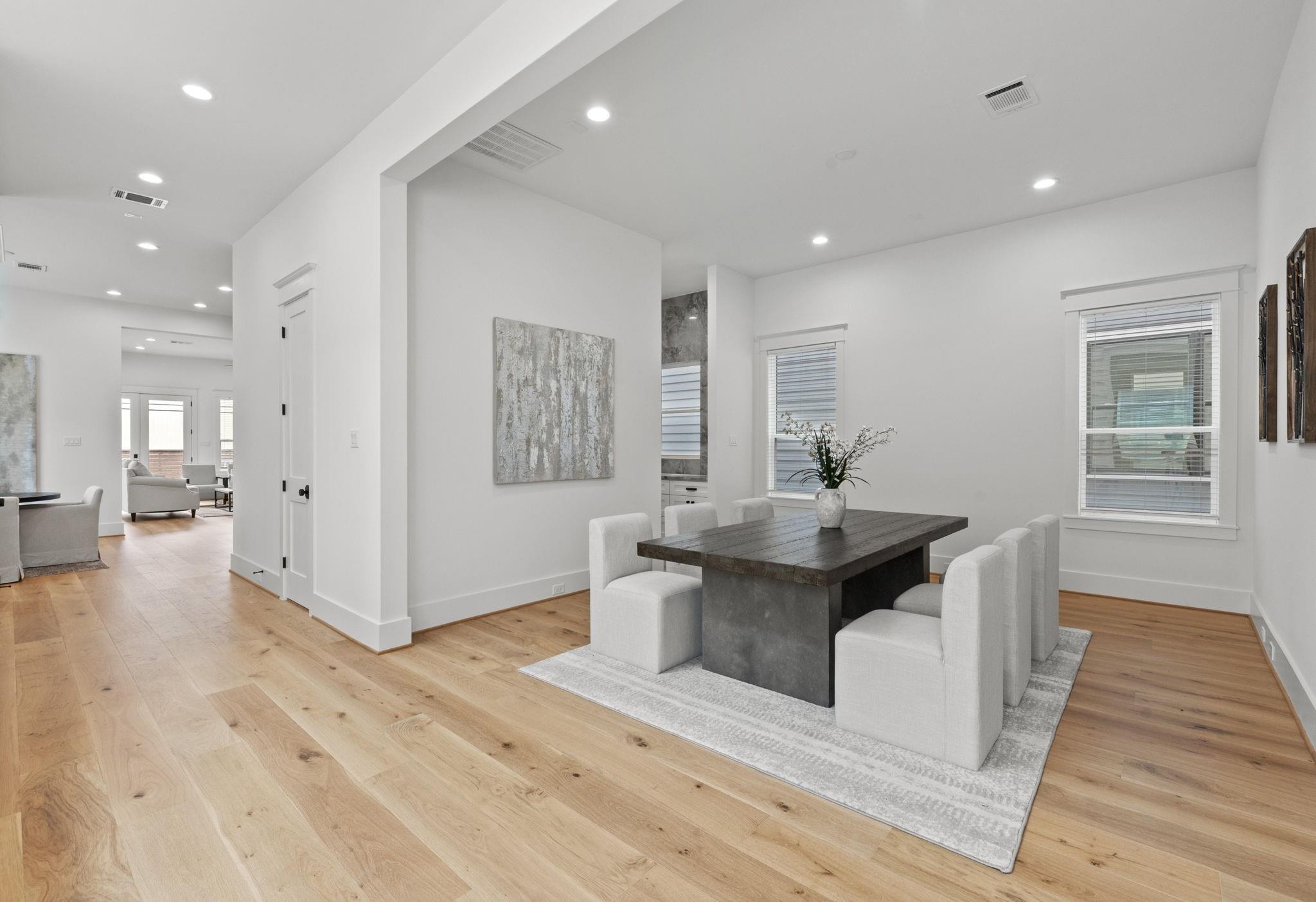 Houston, Texas, 77008, United States, 4 Bedrooms Bedrooms, ,5 BathroomsBathrooms,Residential,Active,1990668