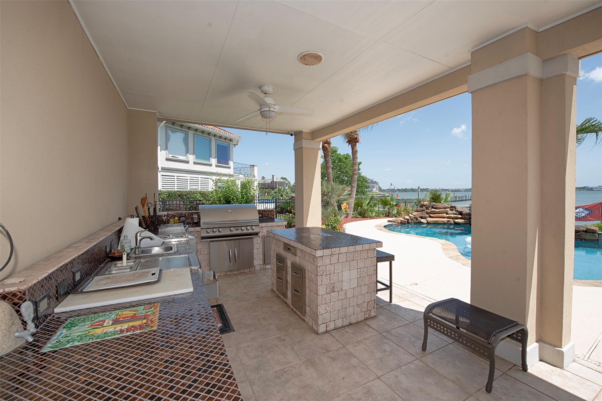 League City, Texas, 77565, United States, 3 Bedrooms Bedrooms, ,4 BathroomsBathrooms,Residential,Active,1843467
