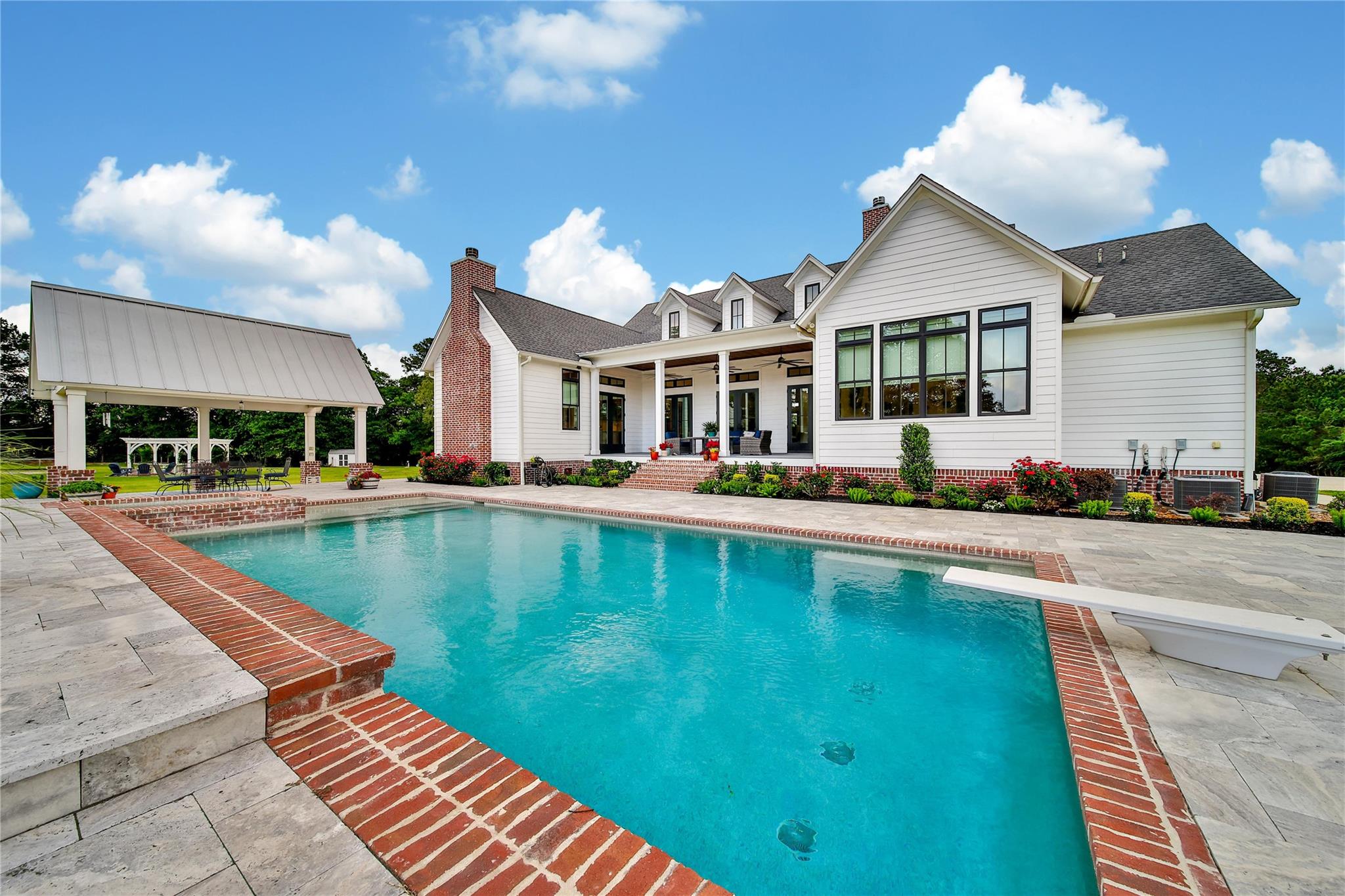 Montgomery, Texas, 77316, United States, 6 Bedrooms Bedrooms, ,8 BathroomsBathrooms,Residential,Active,1970955