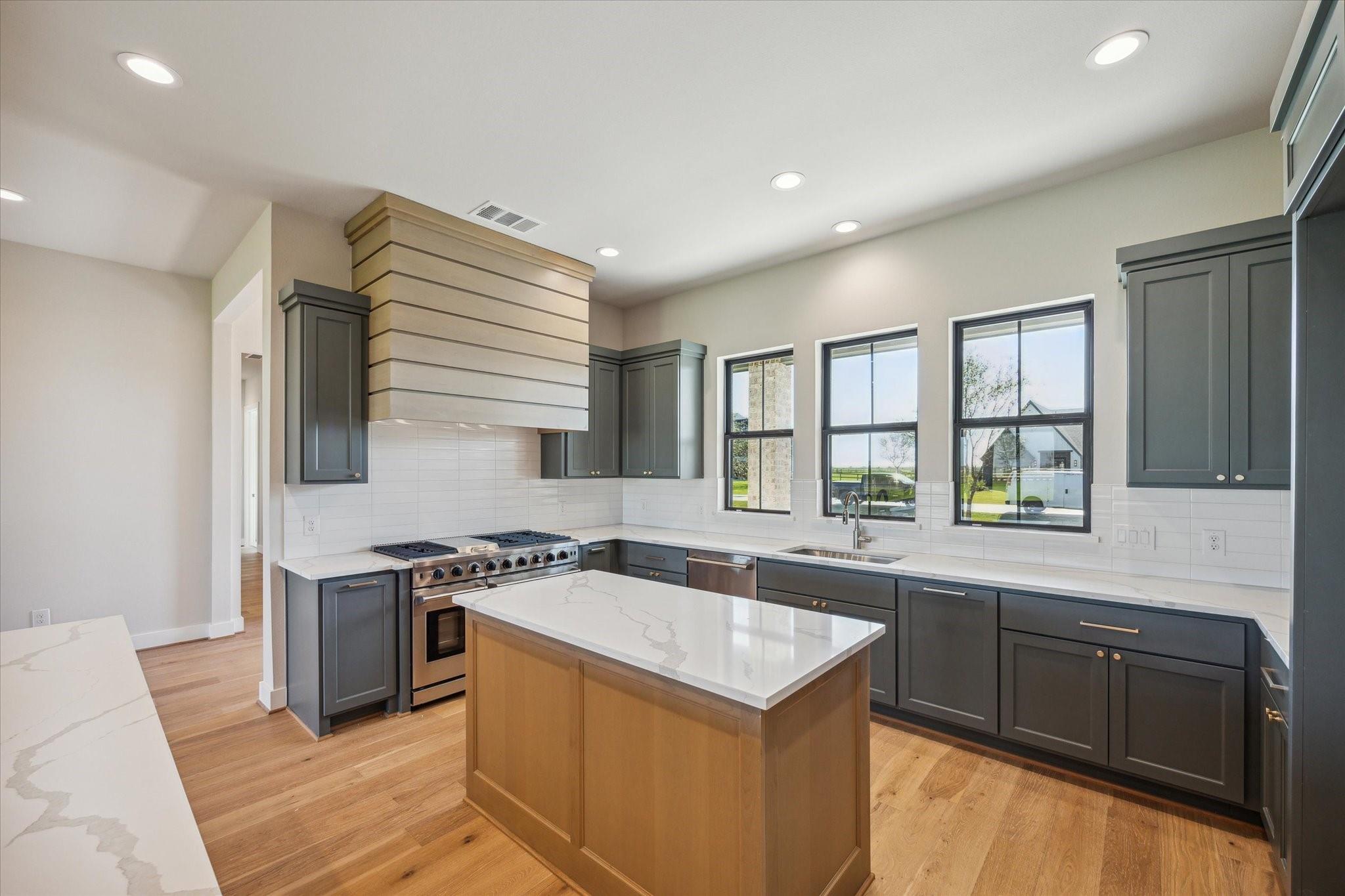 Conroe, Texas, 77304, United States, 4 Bedrooms Bedrooms, ,5 BathroomsBathrooms,Residential,Active,1993621