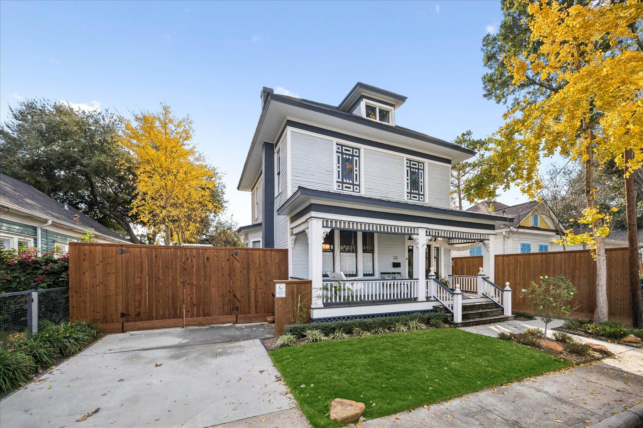 Houston, Texas, 77009, United States, 4 Bedrooms Bedrooms, ,2 BathroomsBathrooms,Residential,Active,2006963