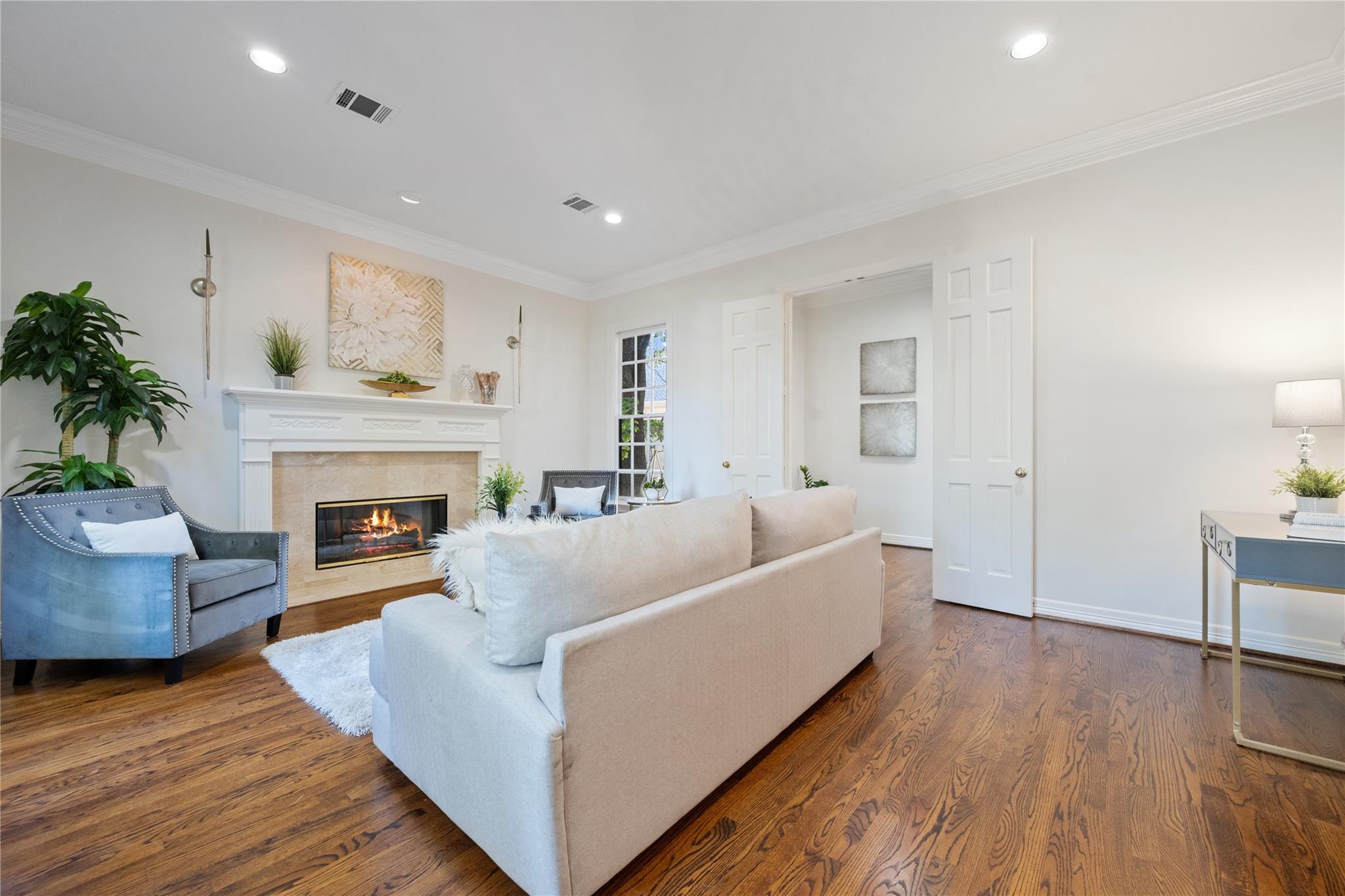 Houston, Texas, 77027, United States, 4 Bedrooms Bedrooms, ,5 BathroomsBathrooms,Residential,Active,1973647