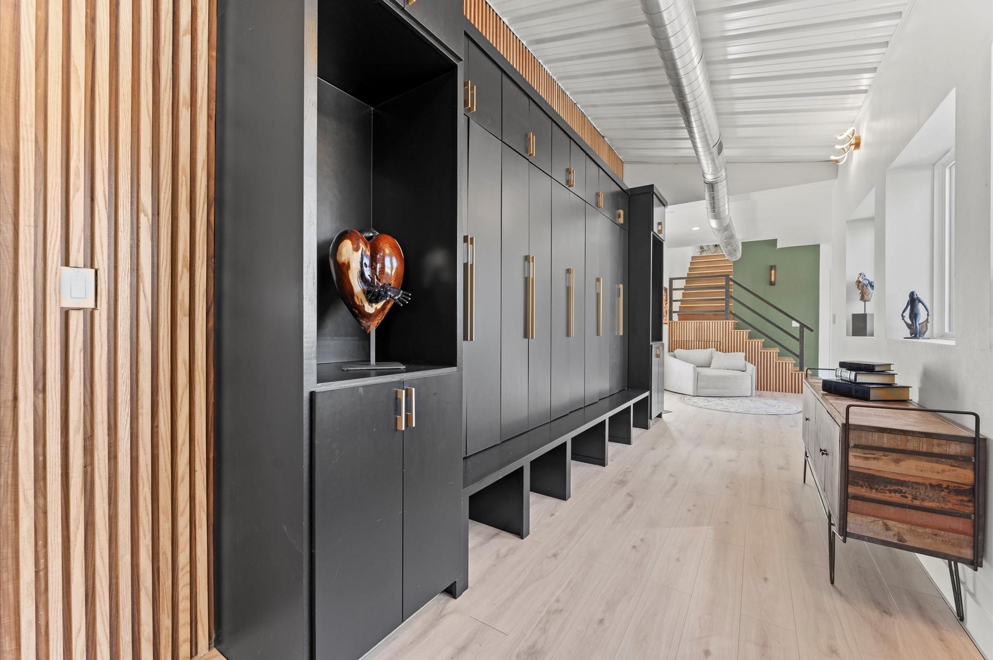 Montgomery, Texas, 77316, United States, 5 Bedrooms Bedrooms, ,7 BathroomsBathrooms,Residential,Active,1963409