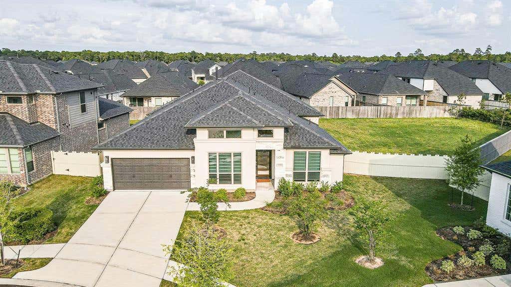 10383 BAYOU OAKS DR, CONROE, TX 77385, photo 1 of 33