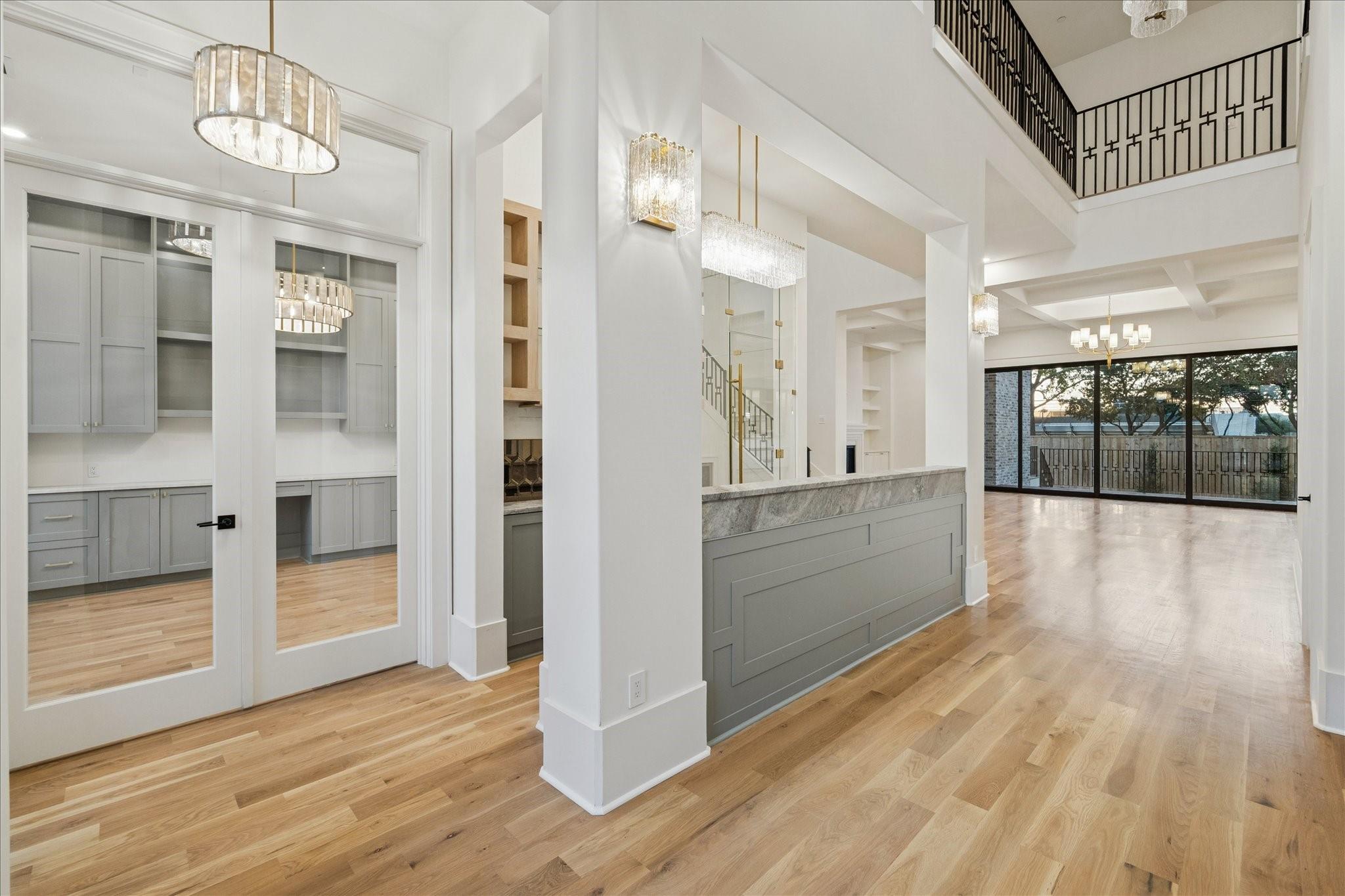 Bellaire, Texas, 77401, United States, 4 Bedrooms Bedrooms, ,6 BathroomsBathrooms,Residential,Pending,2001061