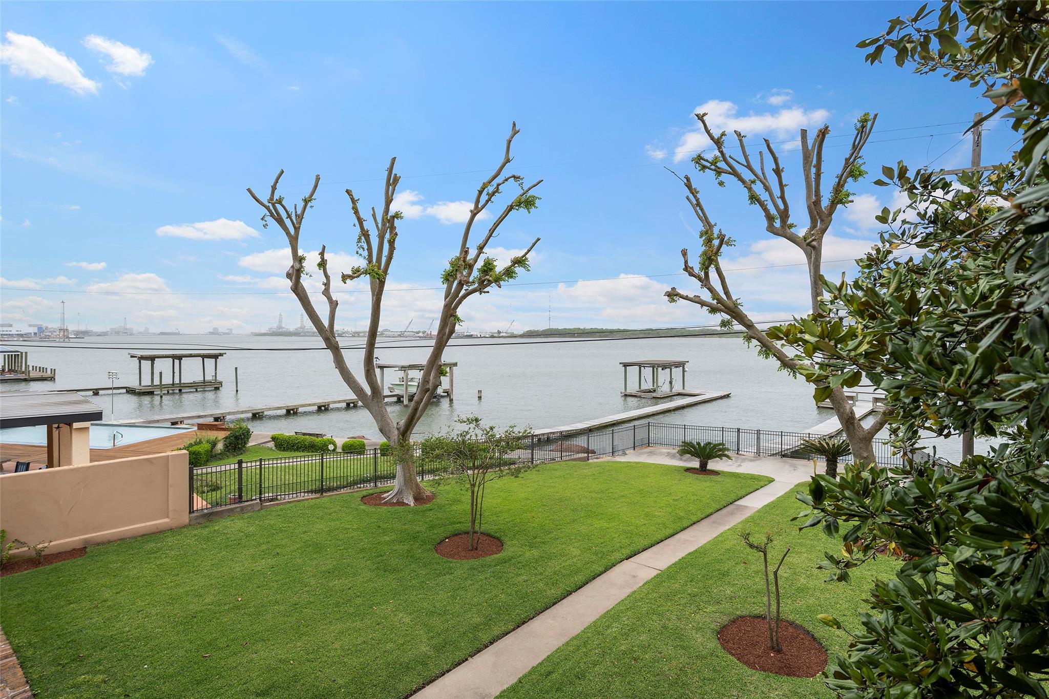 Galveston, Texas, 77550, United States, 4 Bedrooms Bedrooms, ,6 BathroomsBathrooms,Residential,Active,1905067