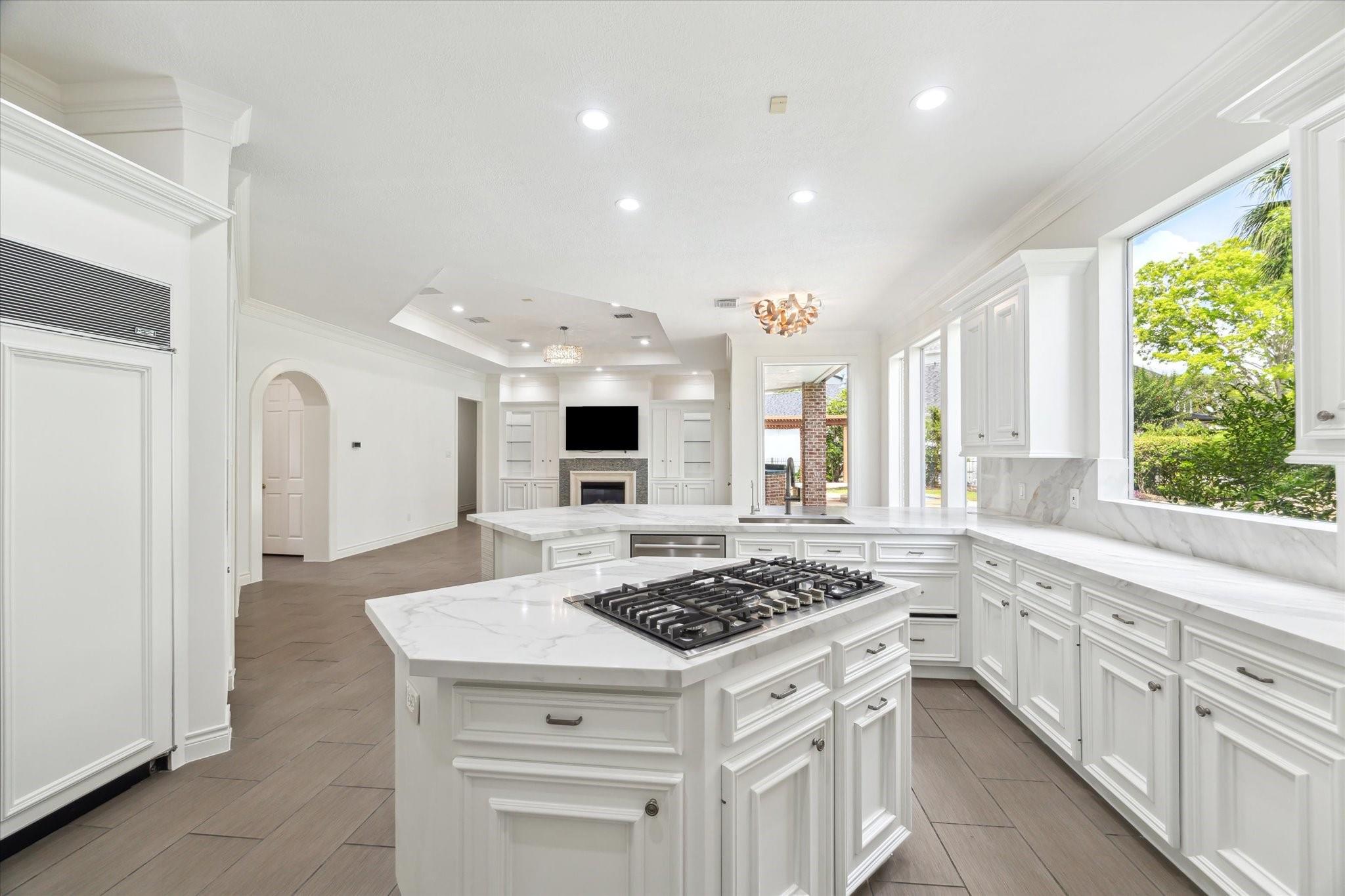 Sugar Land, Texas, 77479, United States, 4 Bedrooms Bedrooms, ,5 BathroomsBathrooms,Residential,Active,2007059