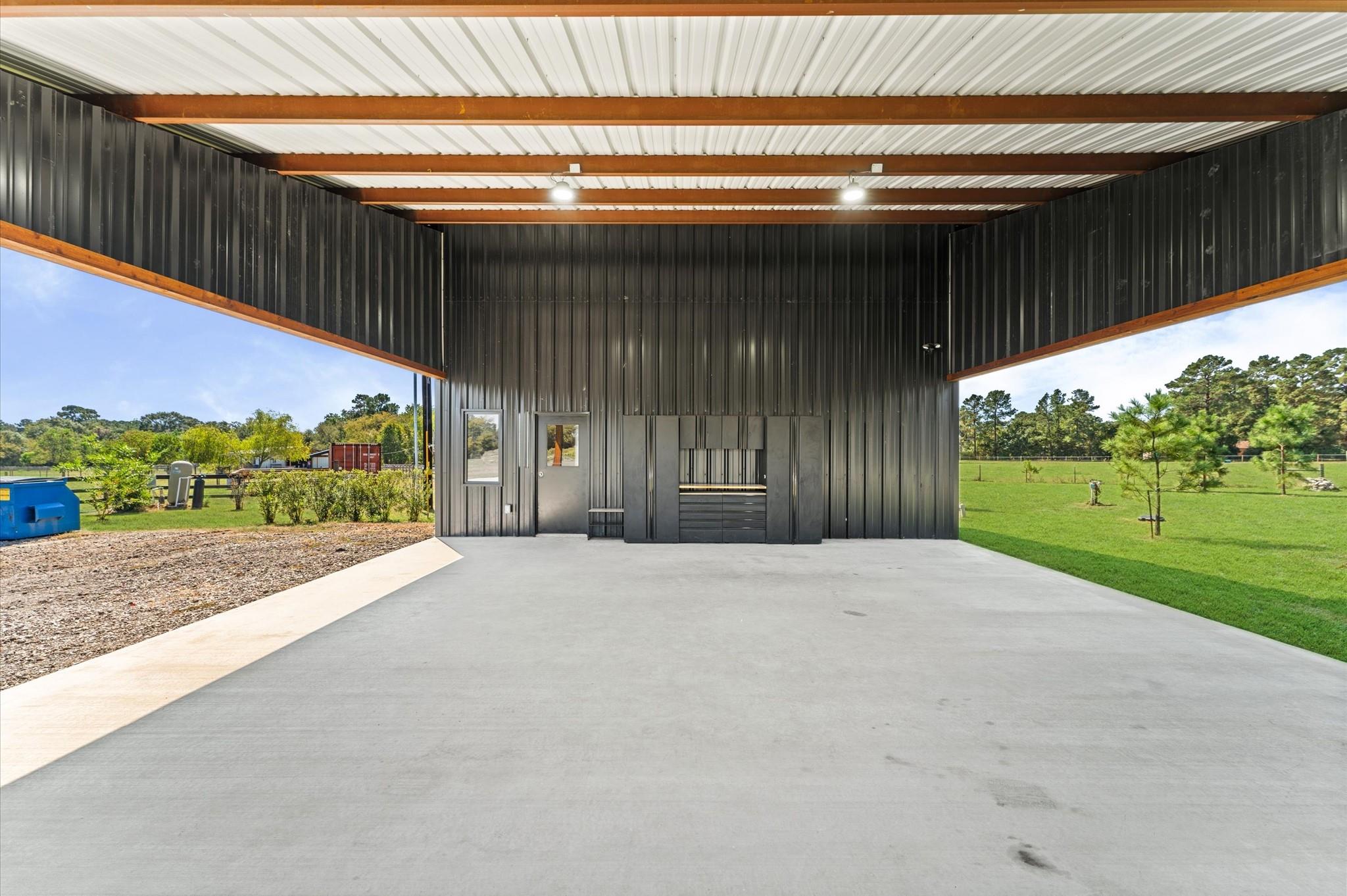 Montgomery, Texas, 77316, United States, 5 Bedrooms Bedrooms, ,7 BathroomsBathrooms,Residential,Active,1963409