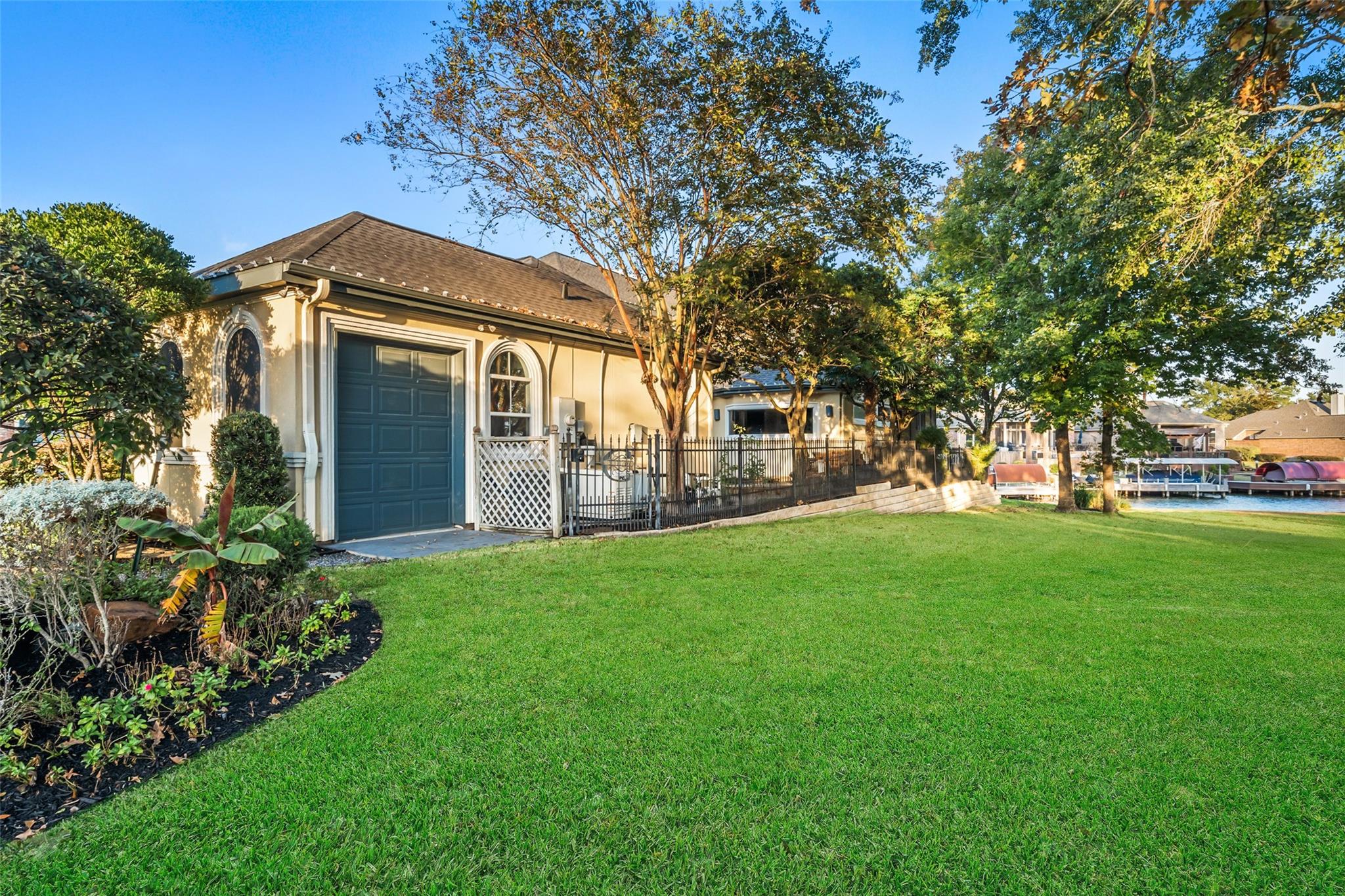 Montgomery, Texas, 77356, United States, 3 Bedrooms Bedrooms, ,4 BathroomsBathrooms,Residential,Active,1992537